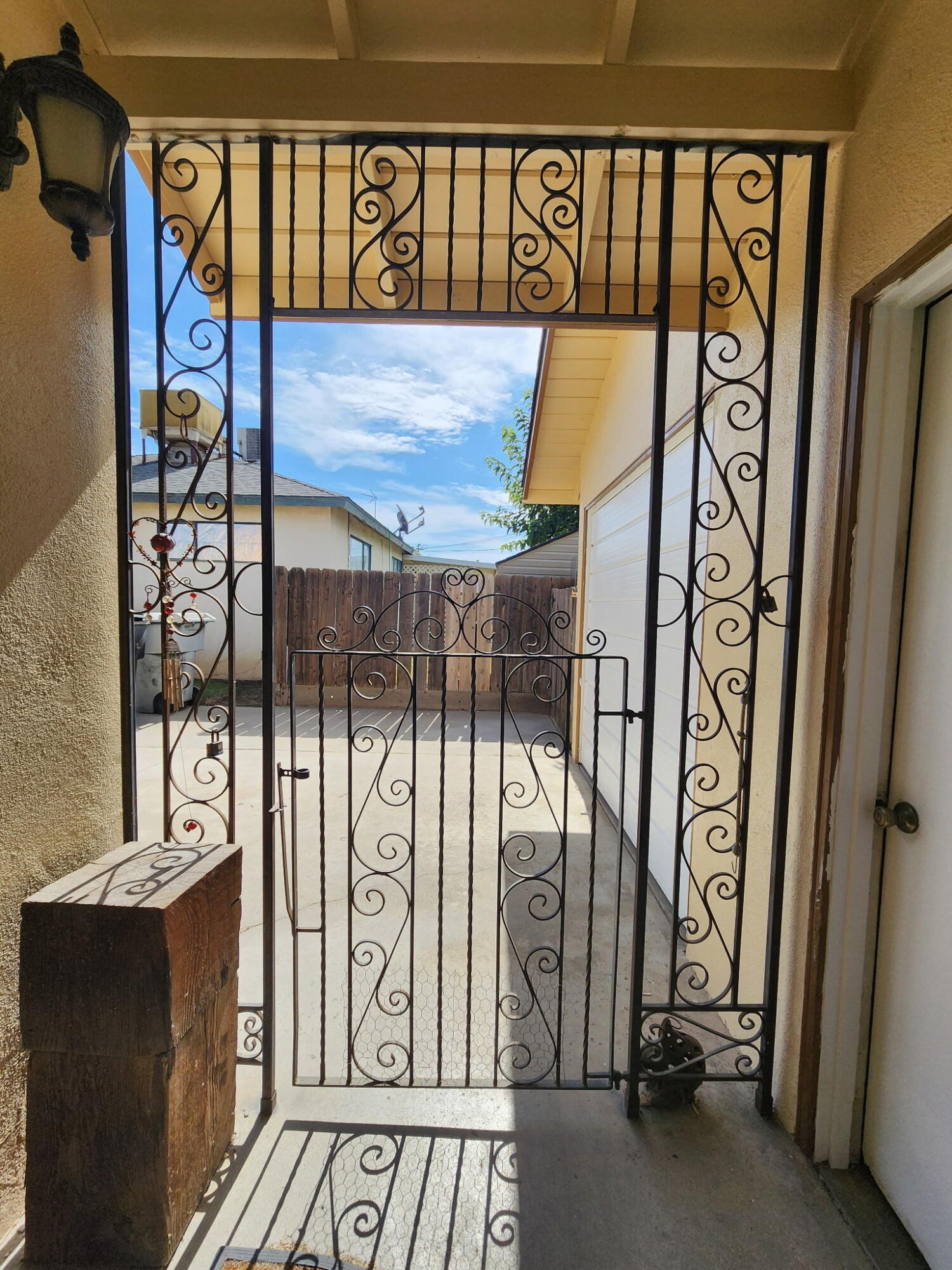 2925 E Meadow Ave, Visalia, CA 93292