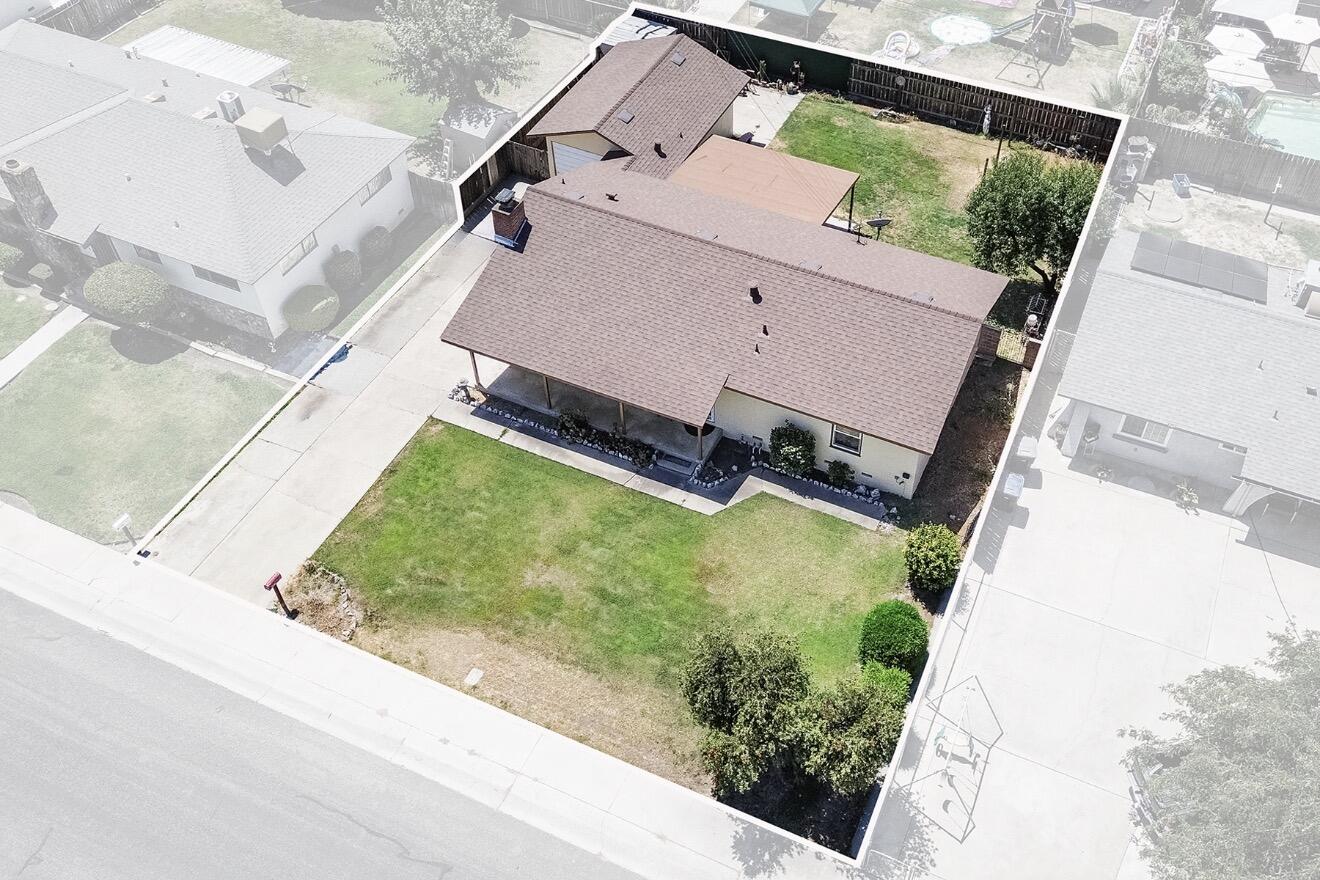 2925 E Meadow Ave, Visalia, CA 93292
