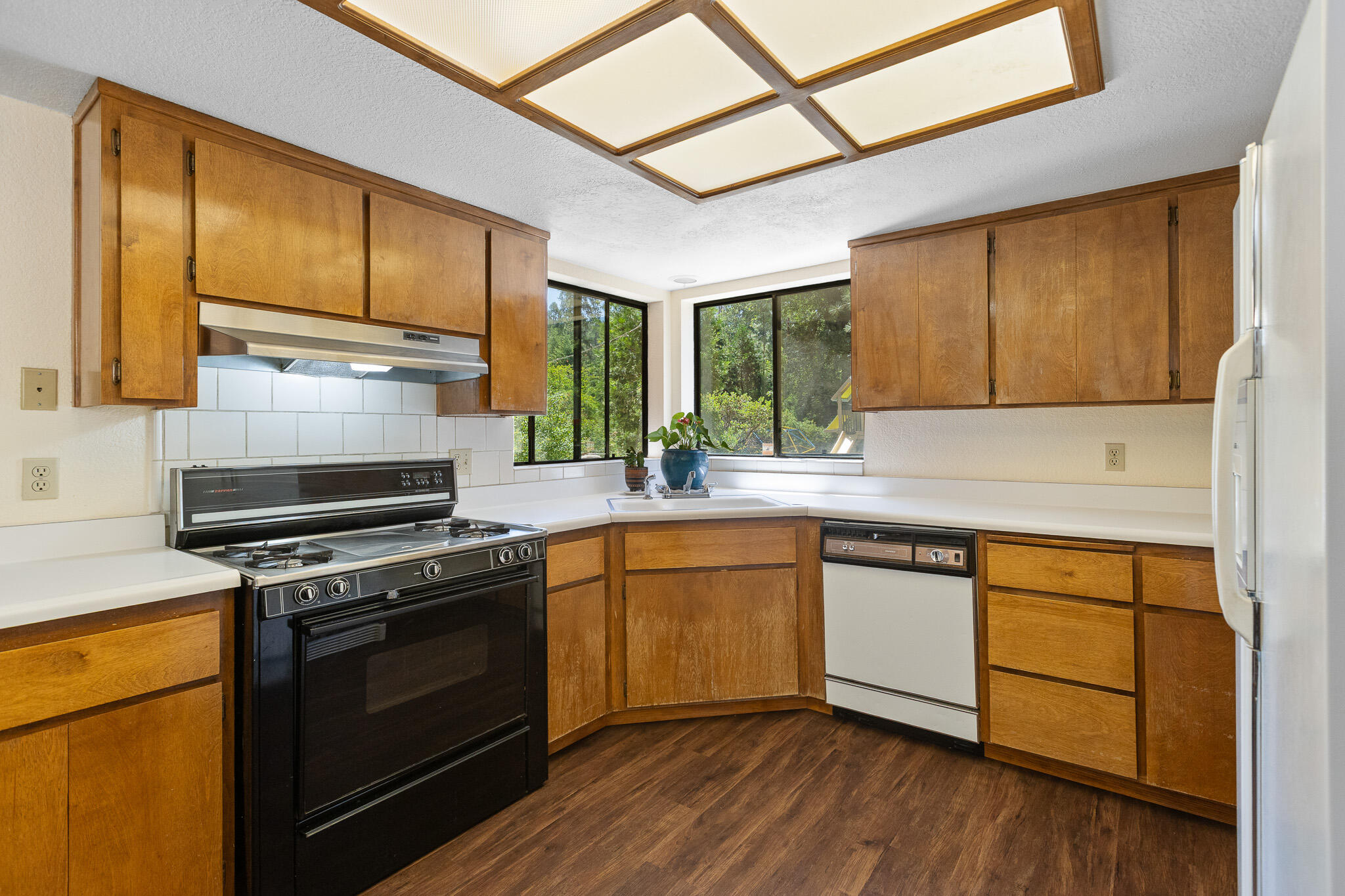 45000 Manter Meadow Rd, California Hot Springs, CA 93207