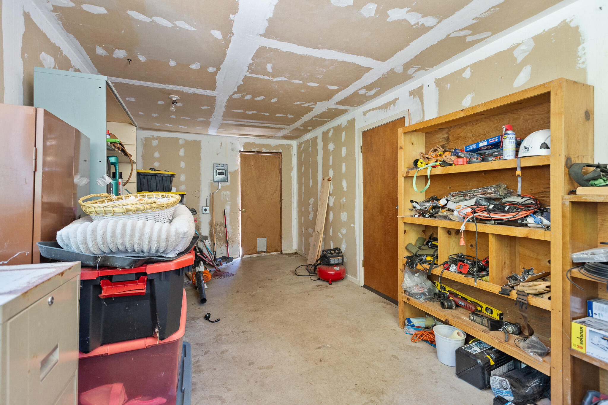 45000 Manter Meadow Rd, California Hot Springs, CA 93207