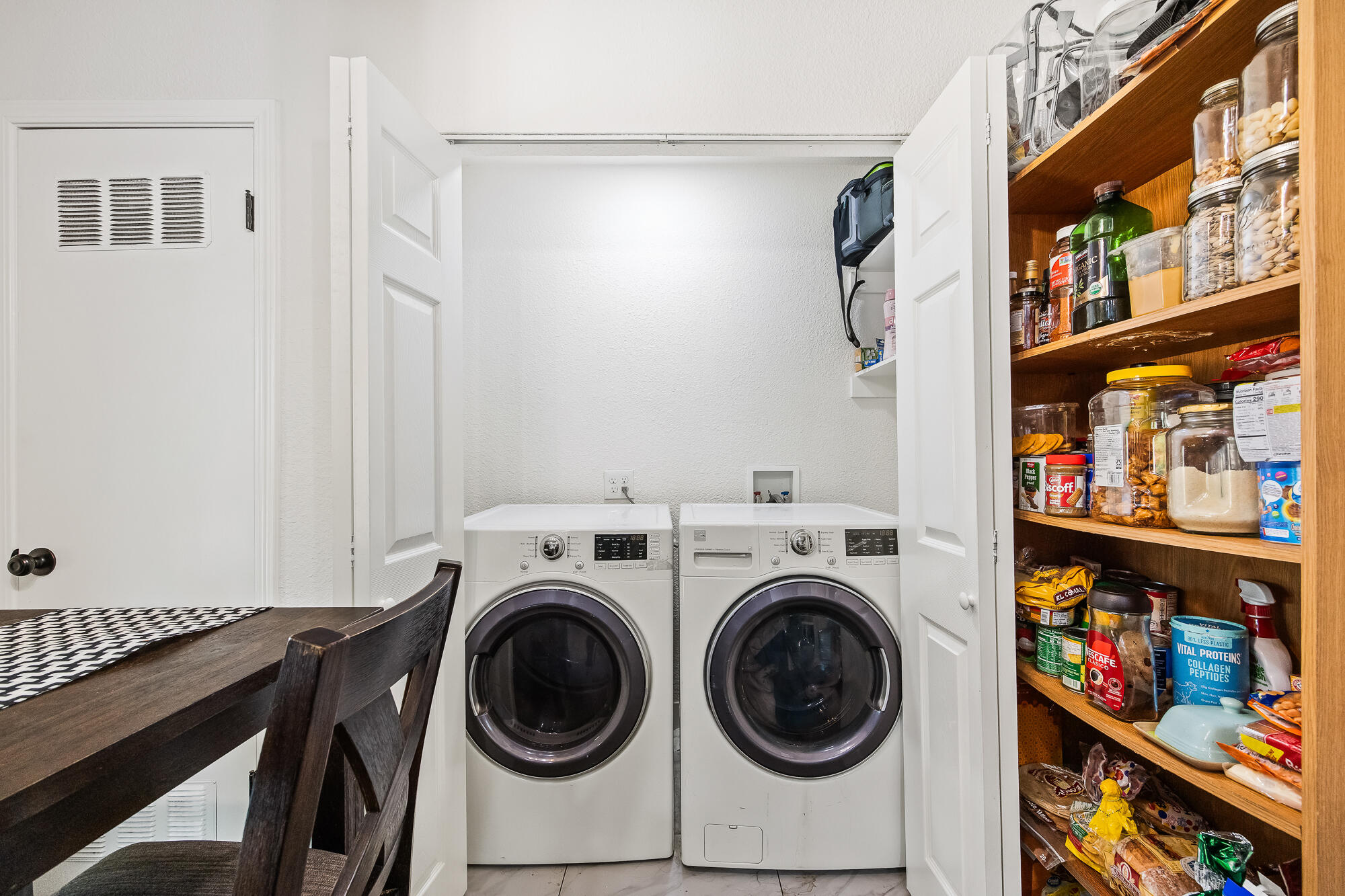 820 S Bradley St, Visalia, CA 93292