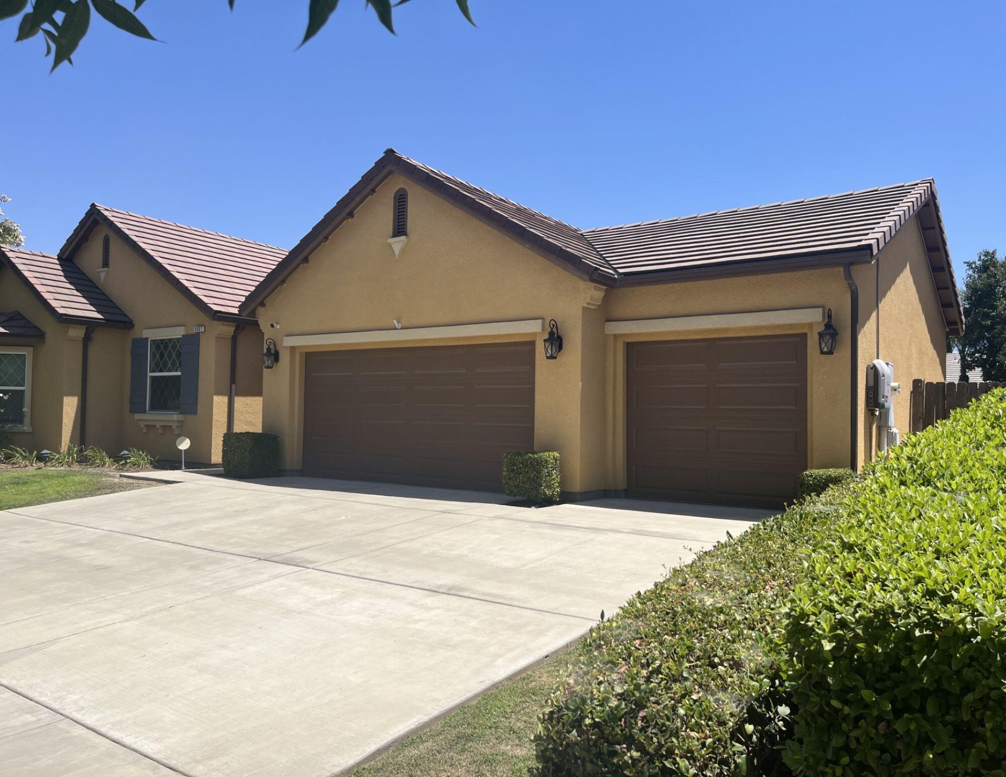 3537 W Delaware Ct, Visalia, CA 93291