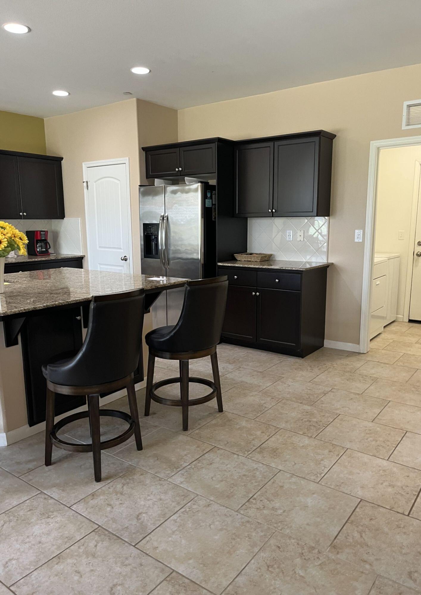 3537 W Delaware Ct, Visalia, CA 93291