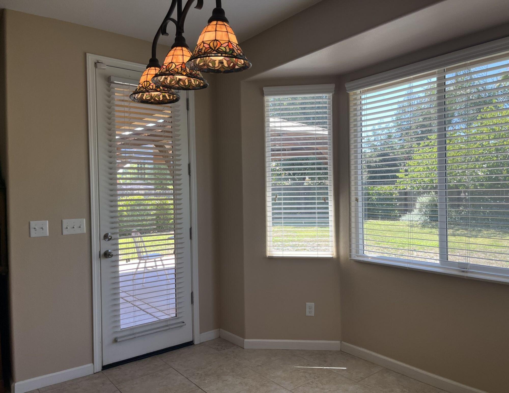3537 W Delaware Ct, Visalia, CA 93291