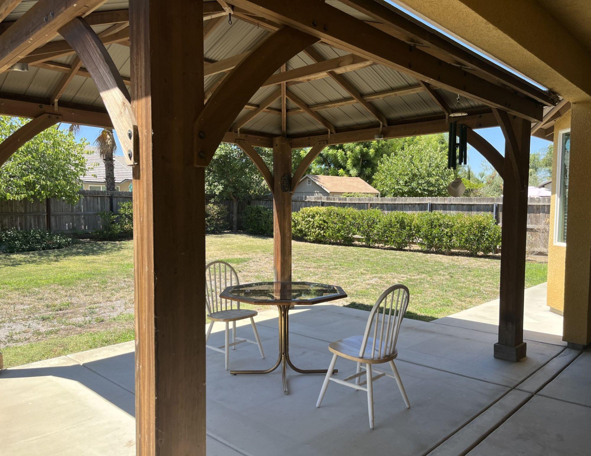 3537 W Delaware Ct, Visalia, CA 93291