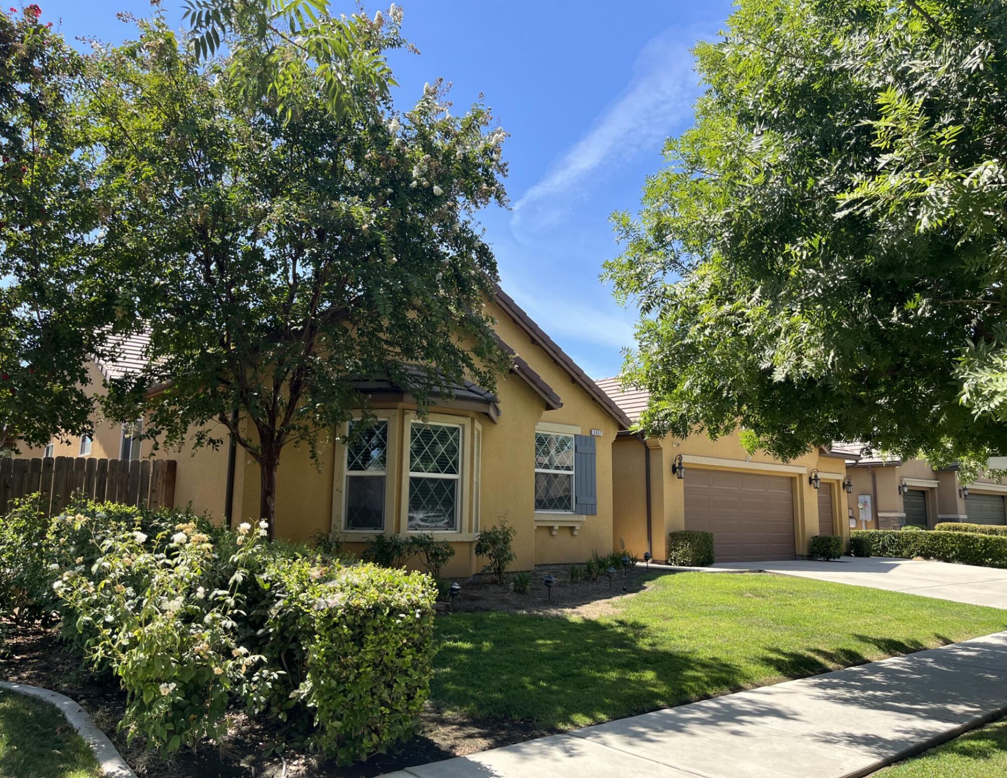 3537 W Delaware Ct, Visalia, CA 93291