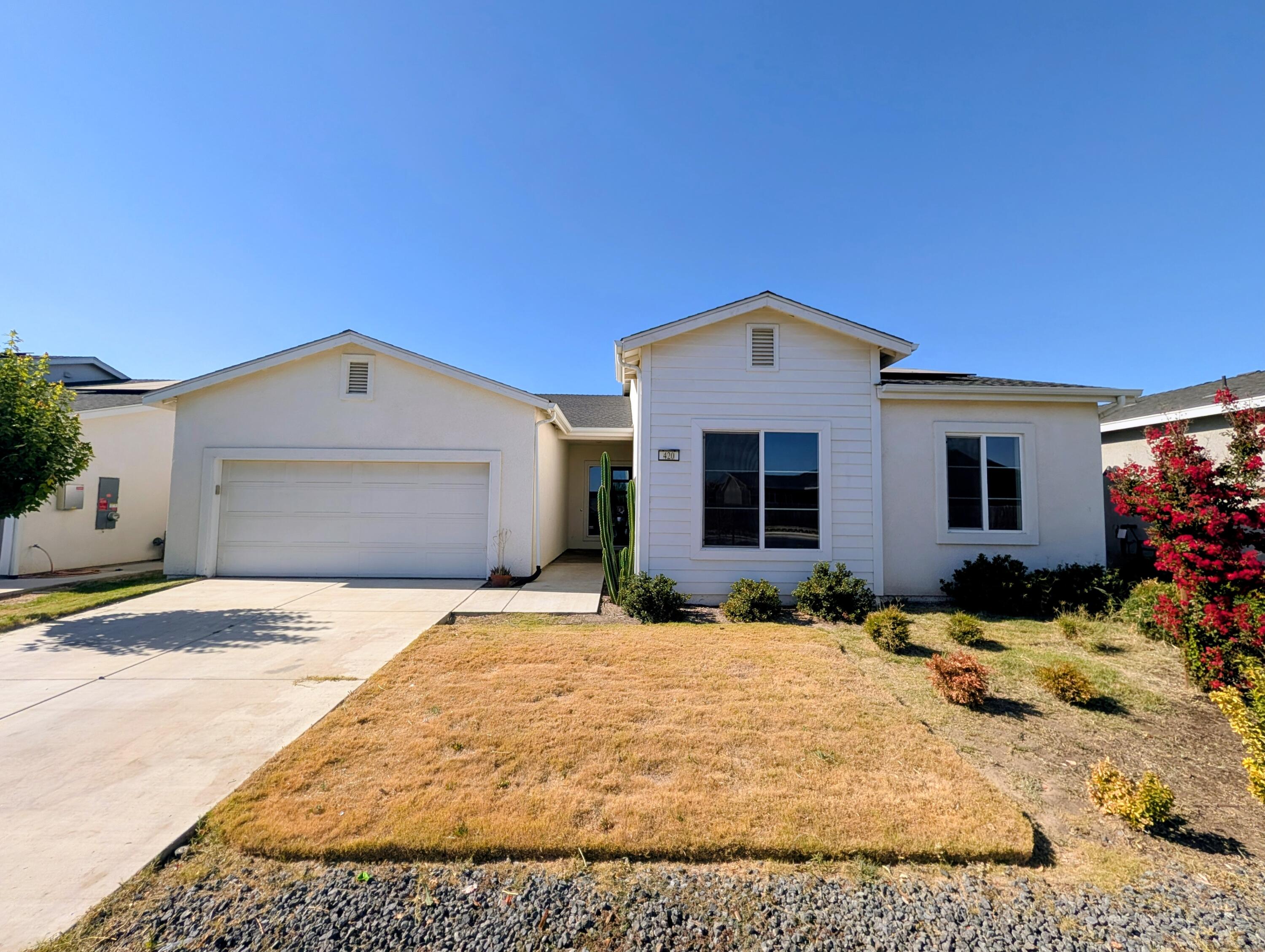 420 E Newton Ave, Visalia, CA 93291