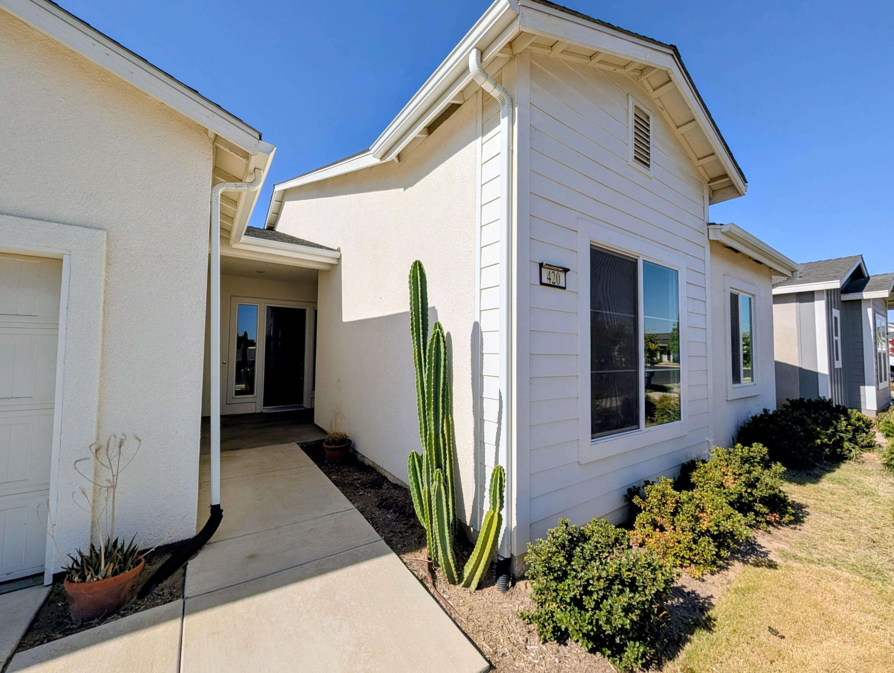 420 E Newton Ave, Visalia, CA 93291