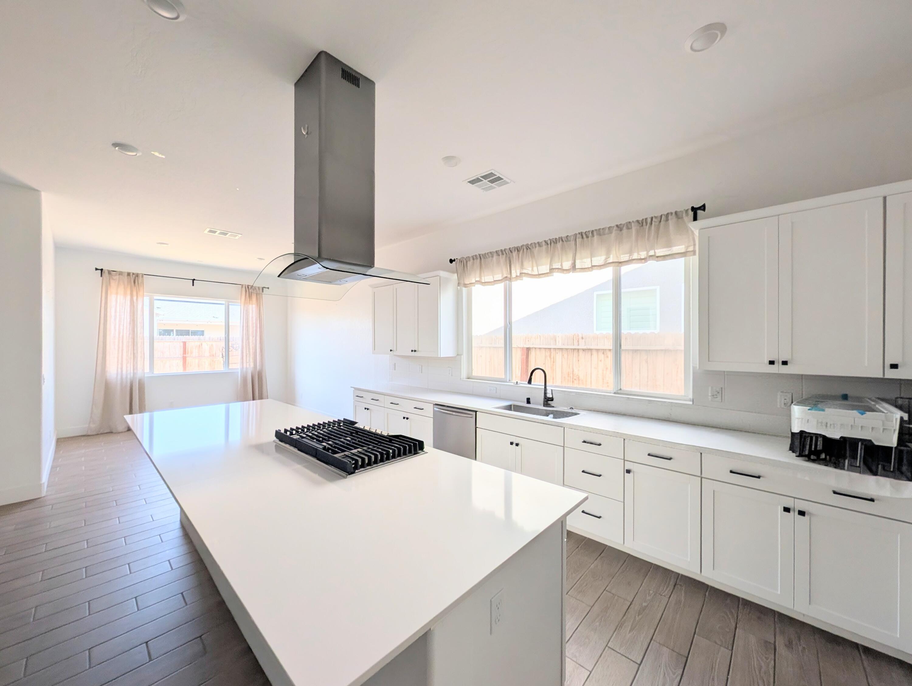 420 E Newton Ave, Visalia, CA 93291