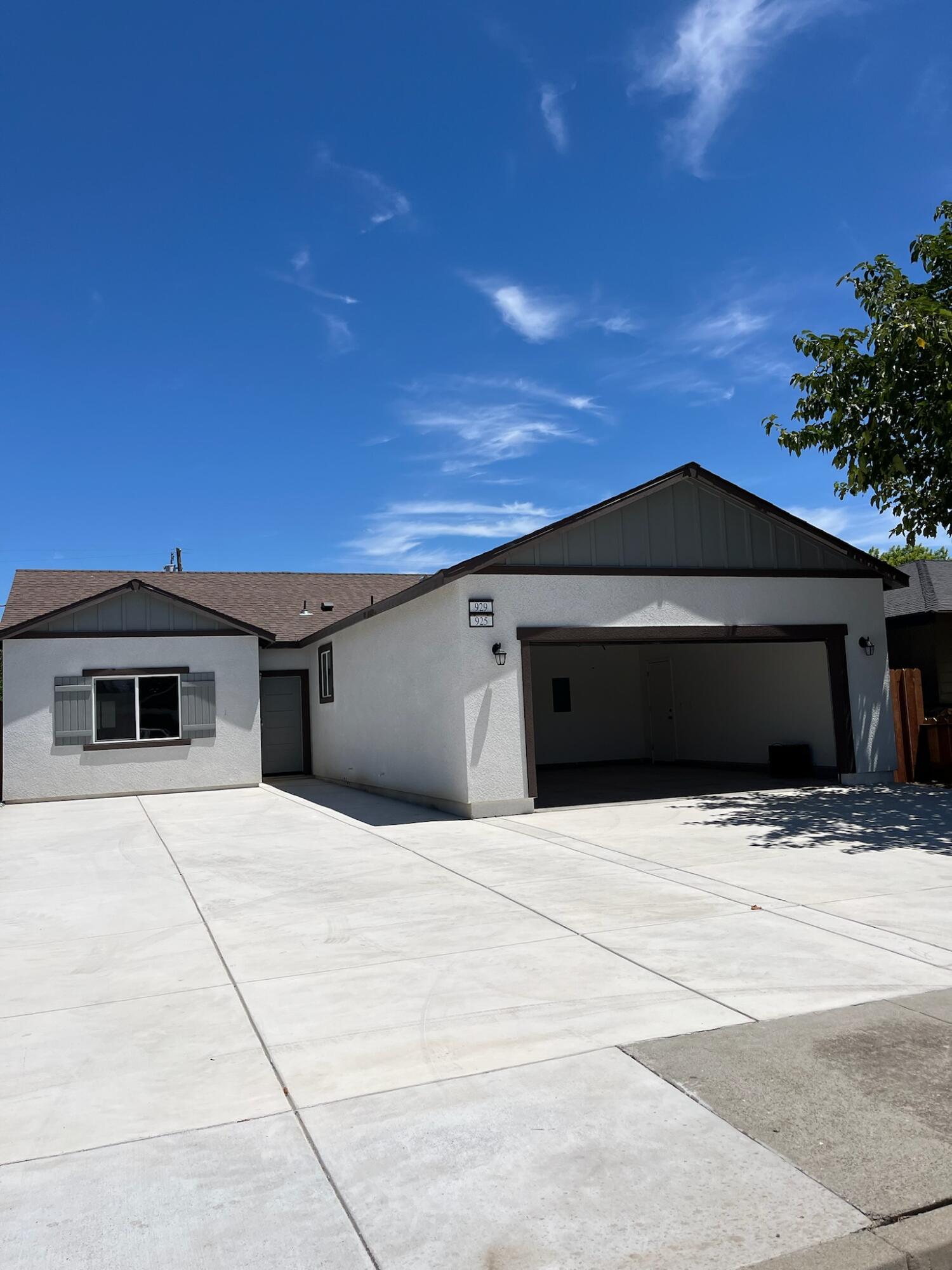 929 W 6th St, Merced, CA 95341