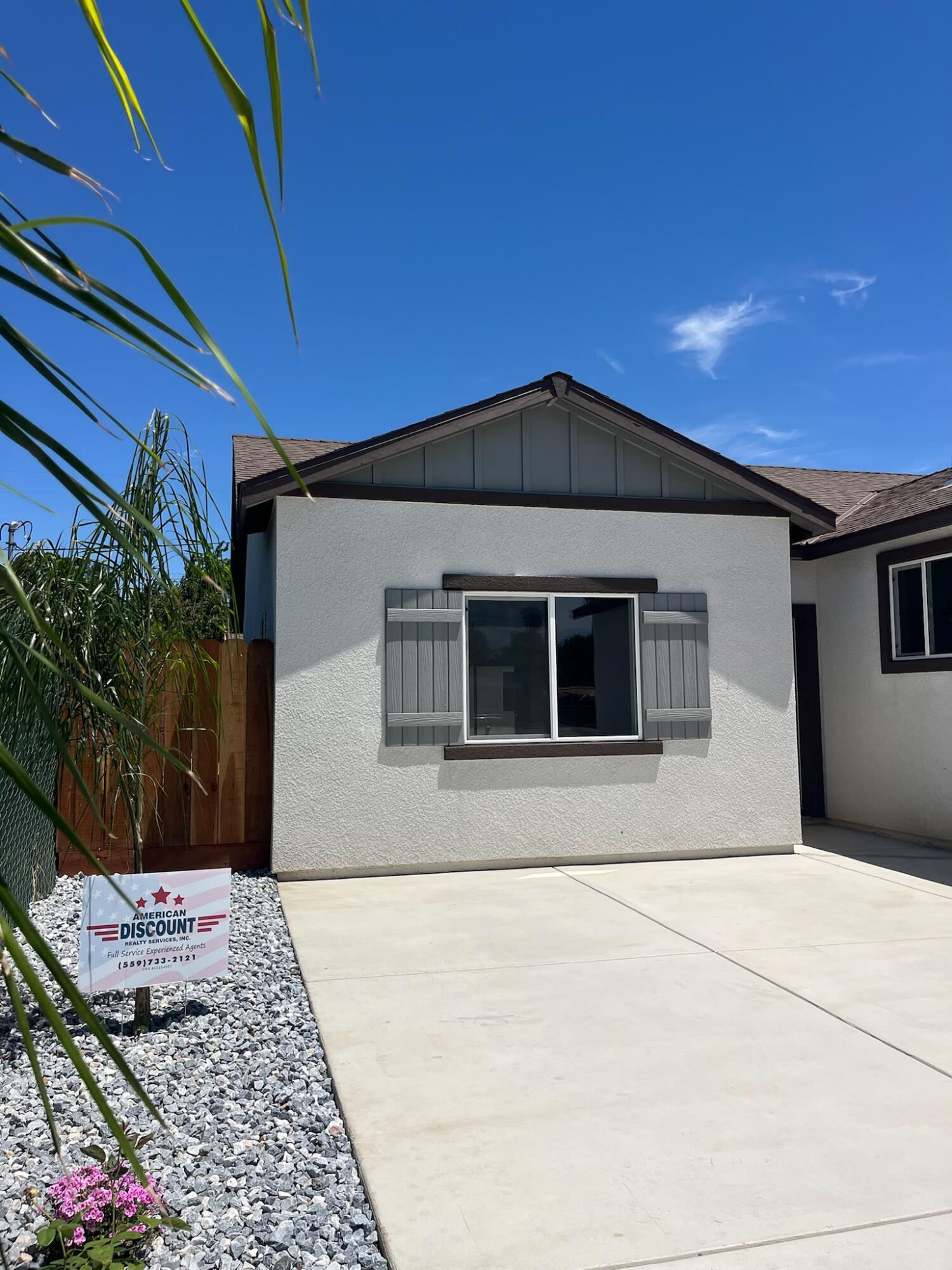 929 W 6th St, Merced, CA 95341