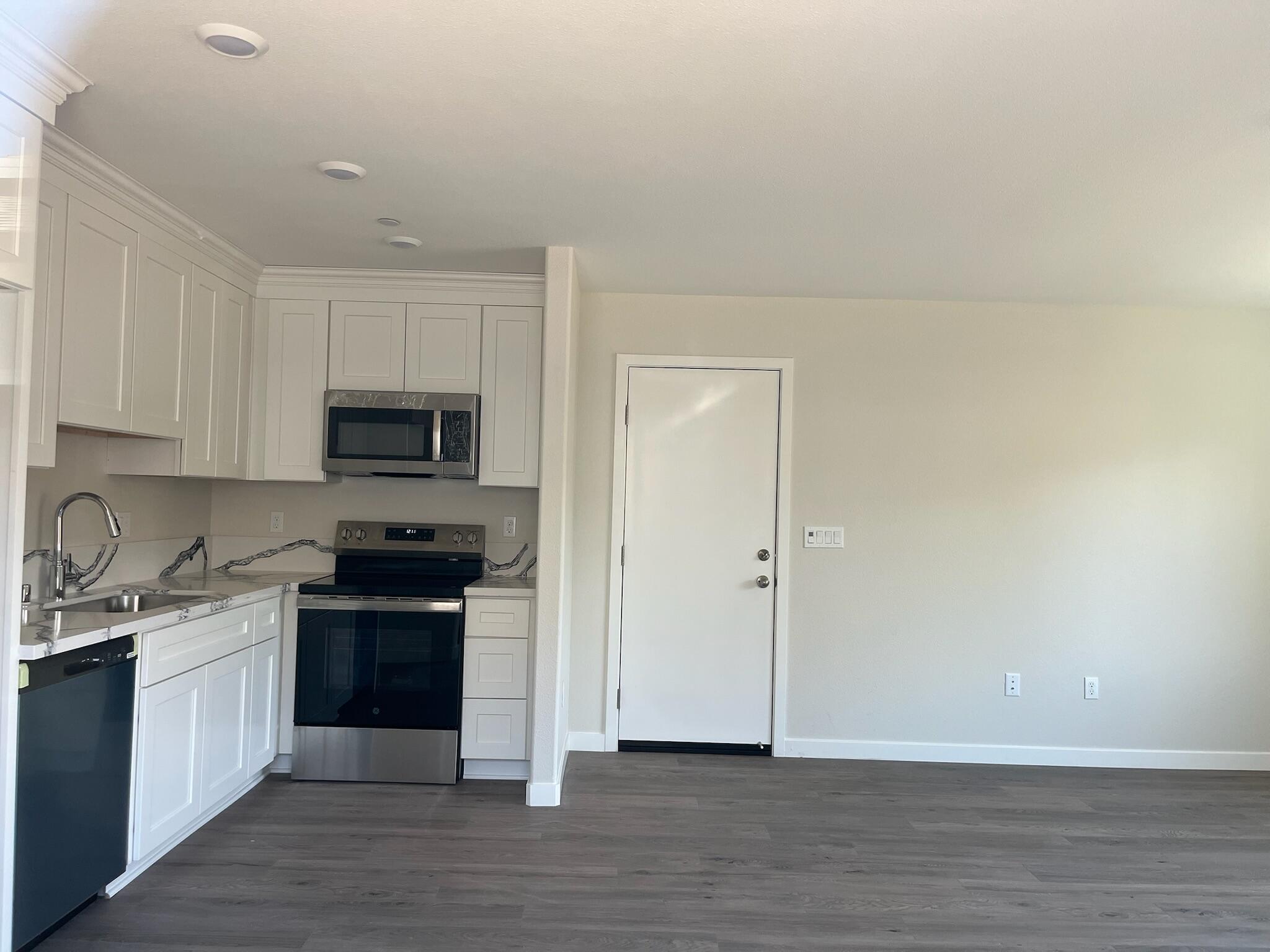 929 W 6th St, Merced, CA 95341
