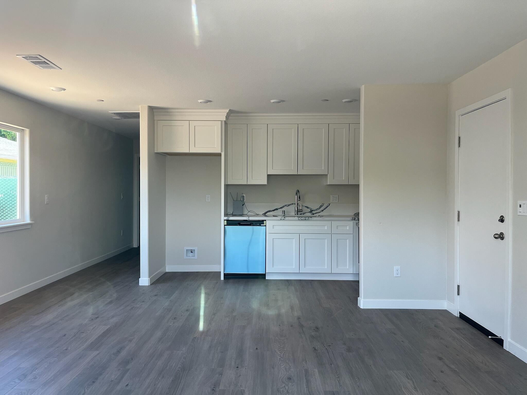 929 W 6th St, Merced, CA 95341