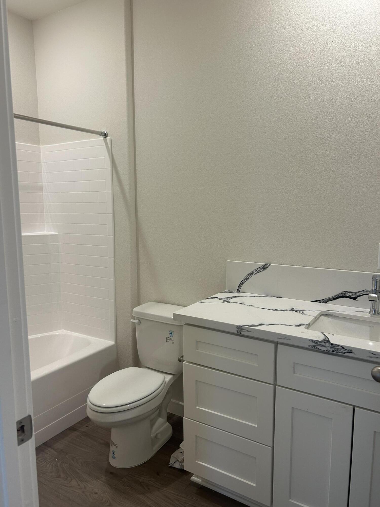 929 W 6th St, Merced, CA 95341