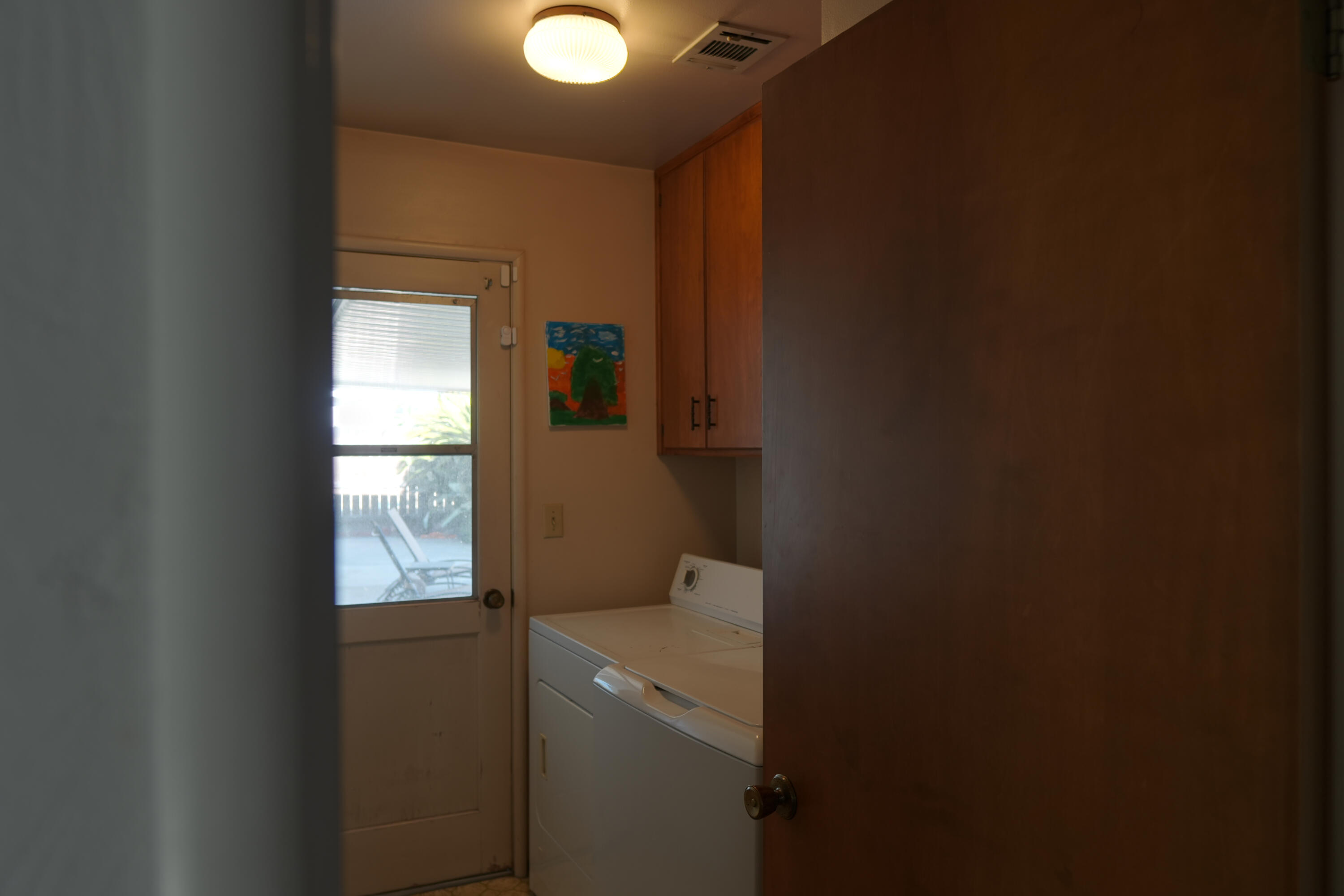 241 E Berkeley Ave, Tulare, CA 93274