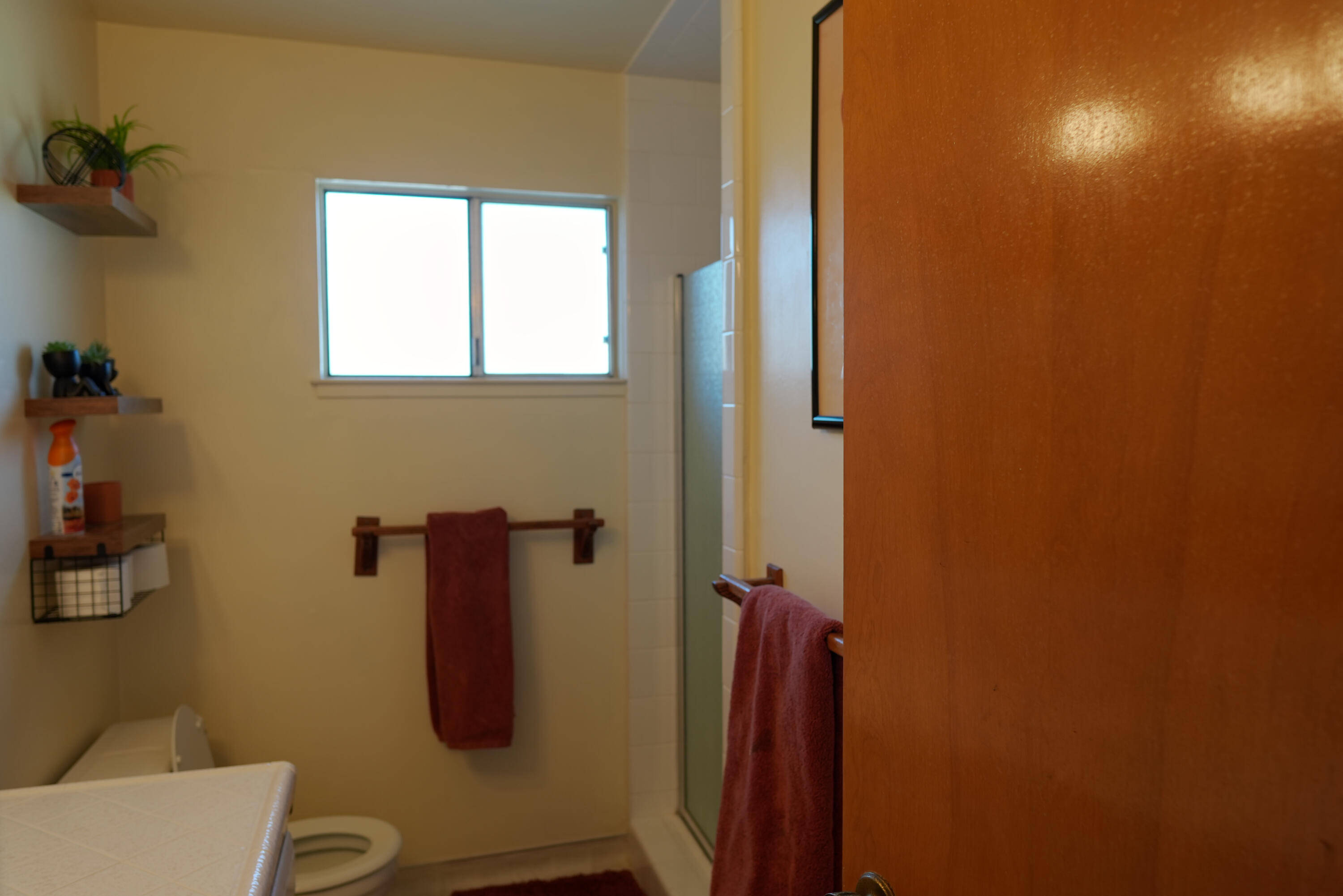 241 E Berkeley Ave, Tulare, CA 93274