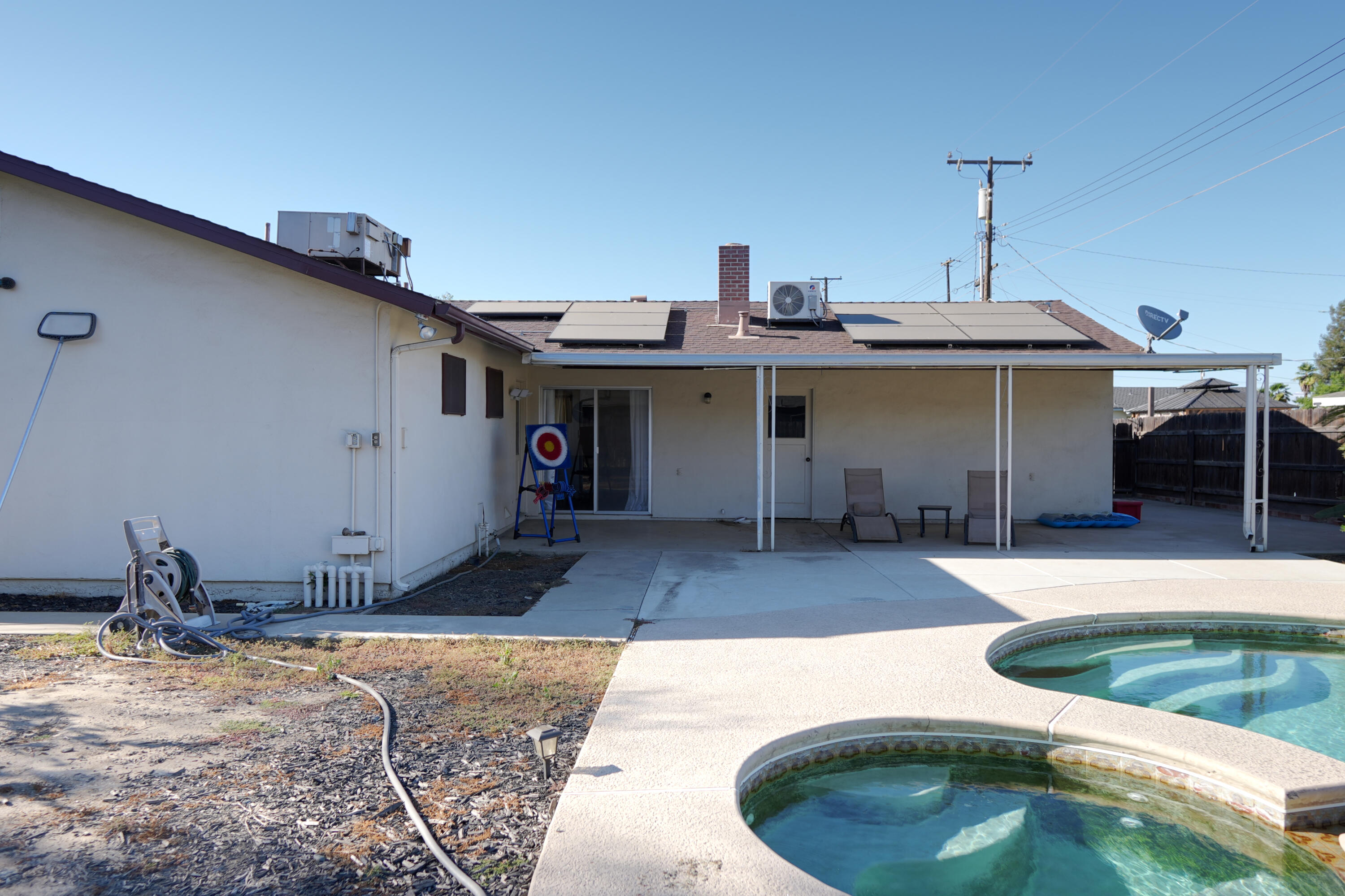 241 E Berkeley Ave, Tulare, CA 93274