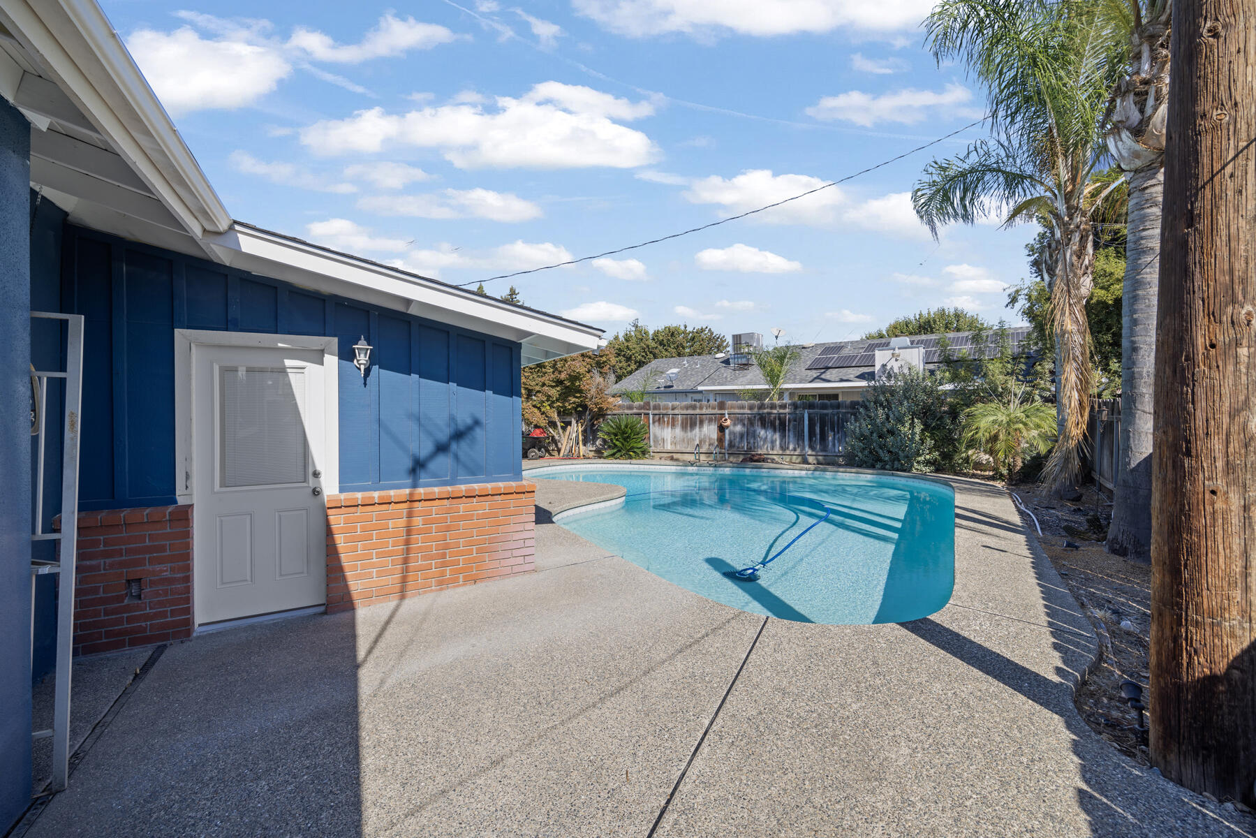 2242 E Howard Ave, Visalia, CA 93292