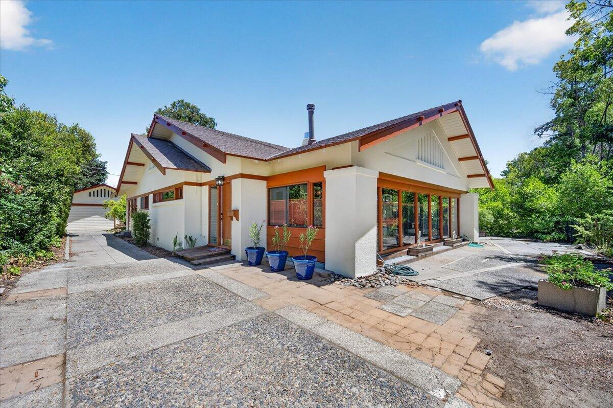 641 E Yale Ave, Fresno, CA 93704