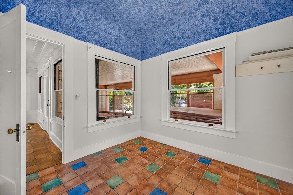 641 E Yale Ave, Fresno, CA 93704