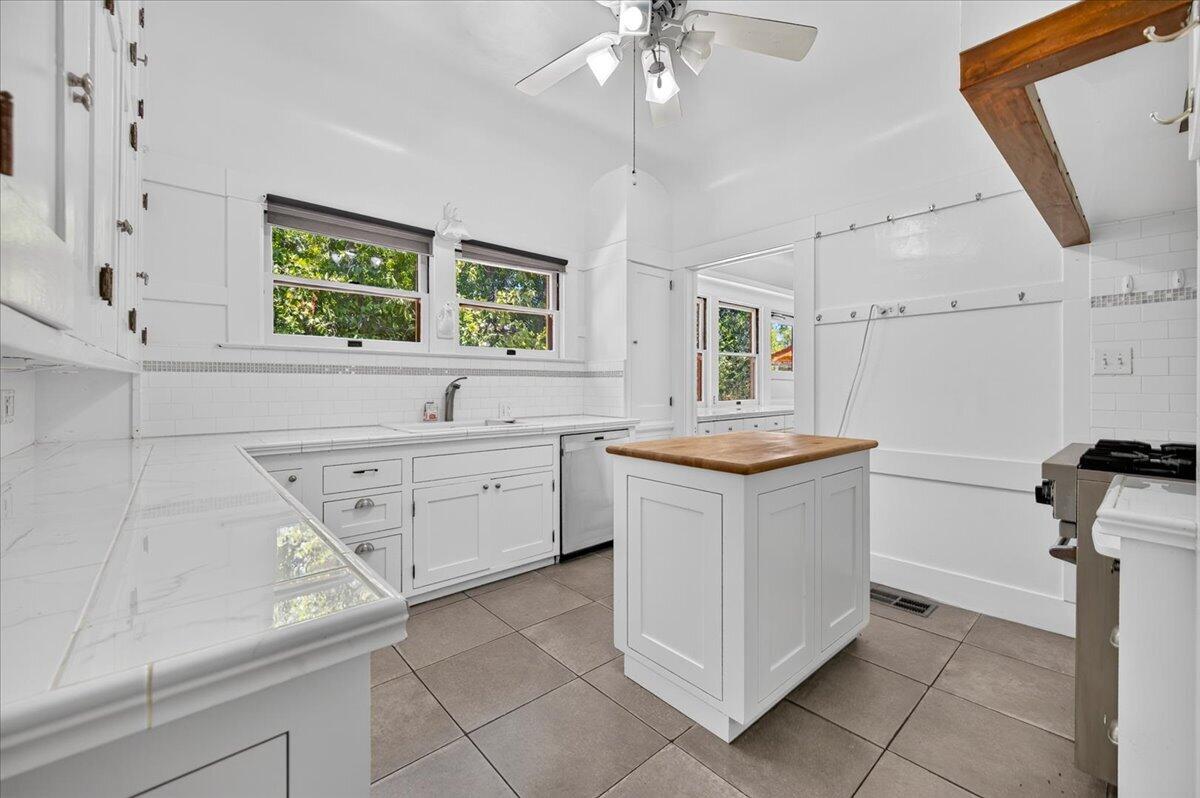 641 E Yale Ave, Fresno, CA 93704