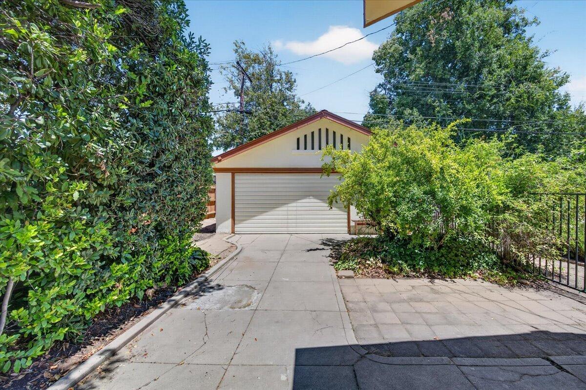 641 E Yale Ave, Fresno, CA 93704
