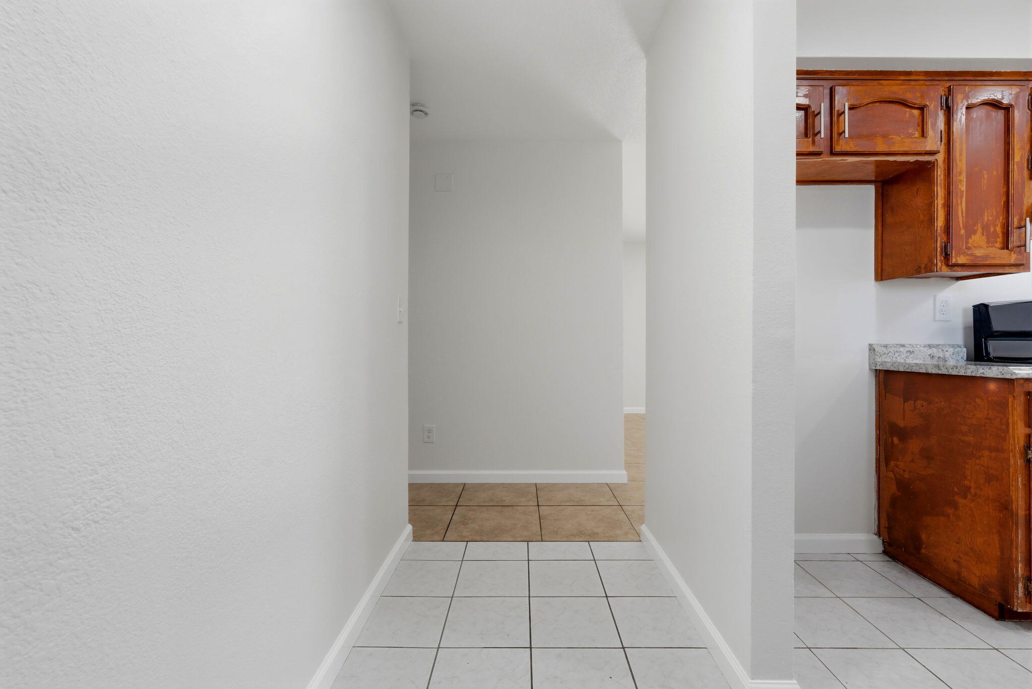 661 Sandy Ave, Farmersville, CA 93223