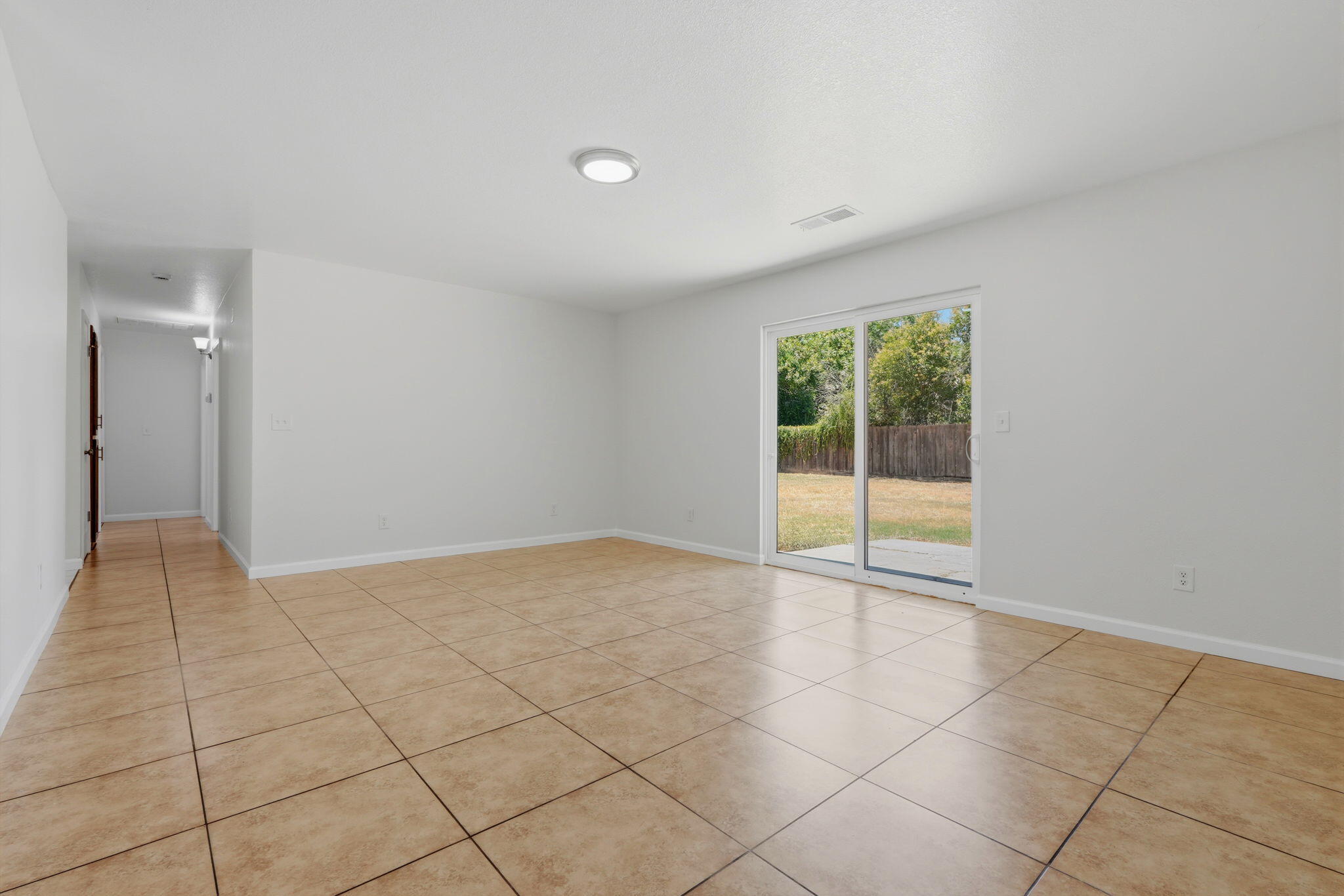 661 Sandy Ave, Farmersville, CA 93223