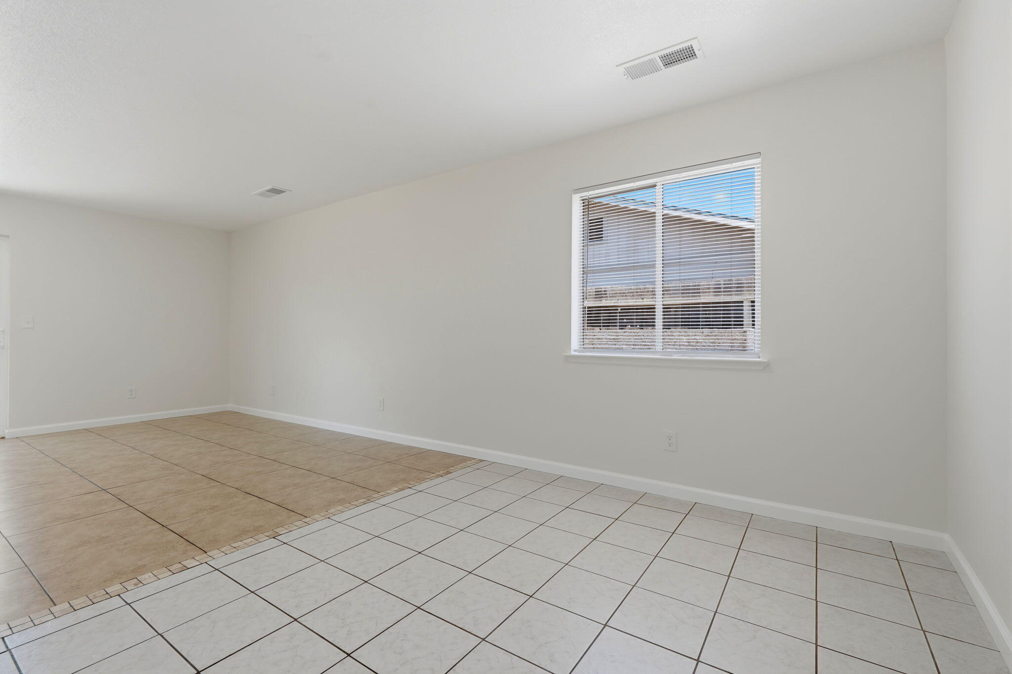 661 Sandy Ave, Farmersville, CA 93223