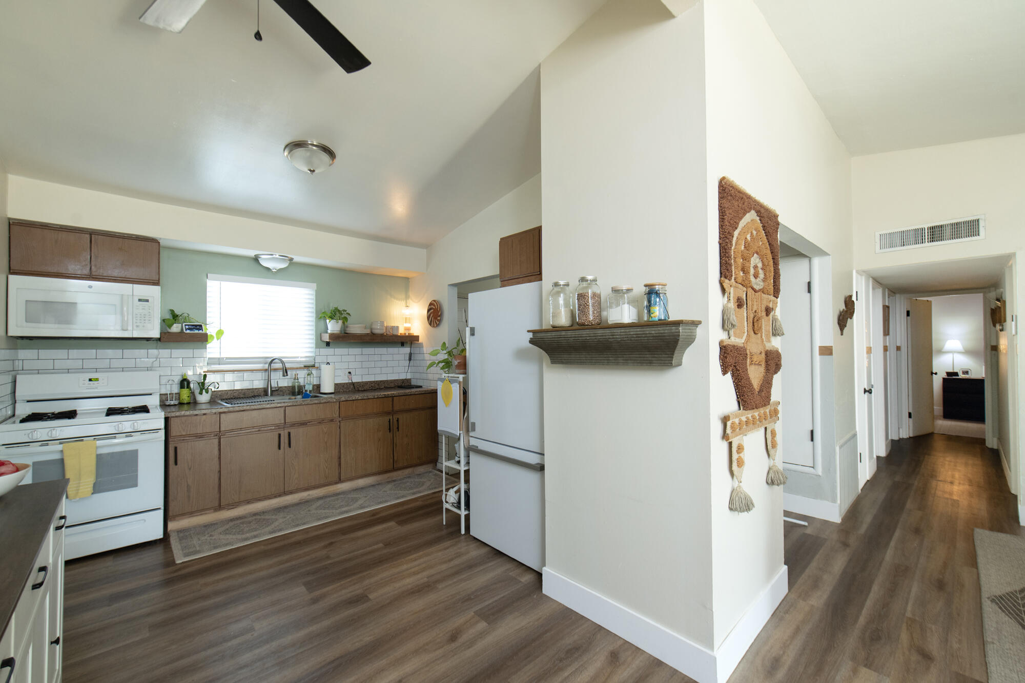 332 W Spring Ln, Lemoore, CA 93245