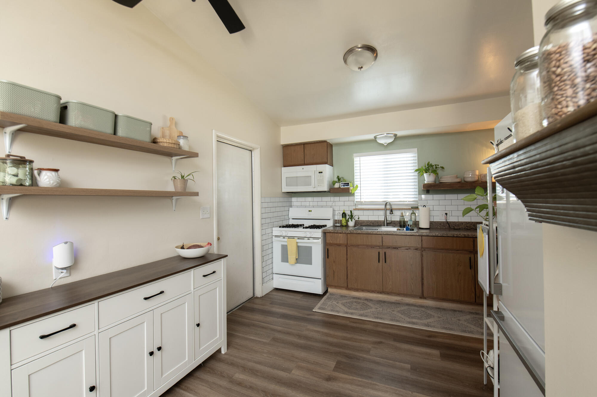 332 W Spring Ln, Lemoore, CA 93245