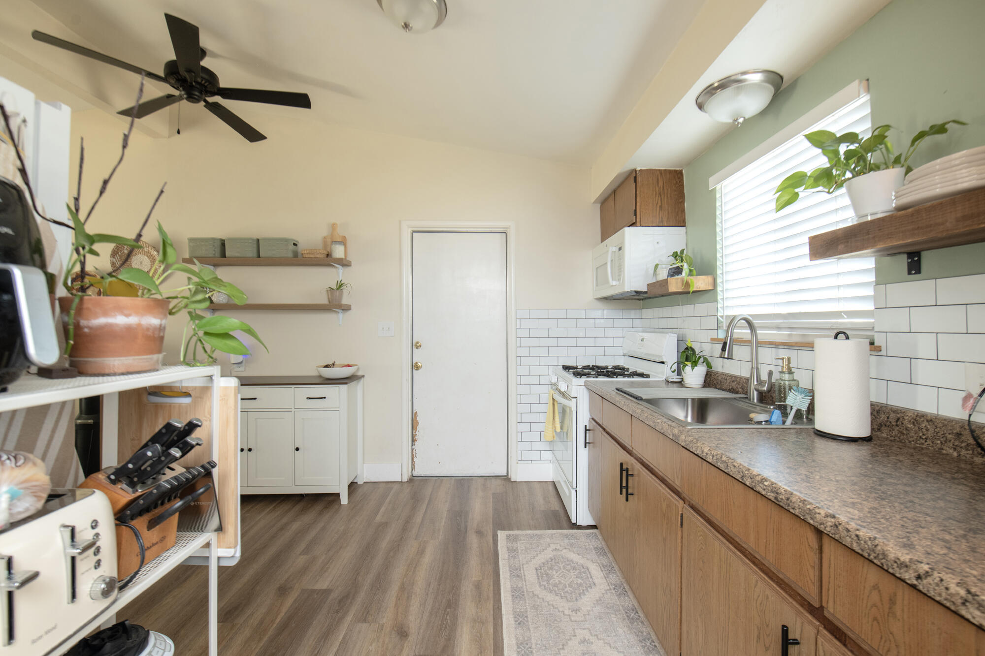 332 W Spring Ln, Lemoore, CA 93245
