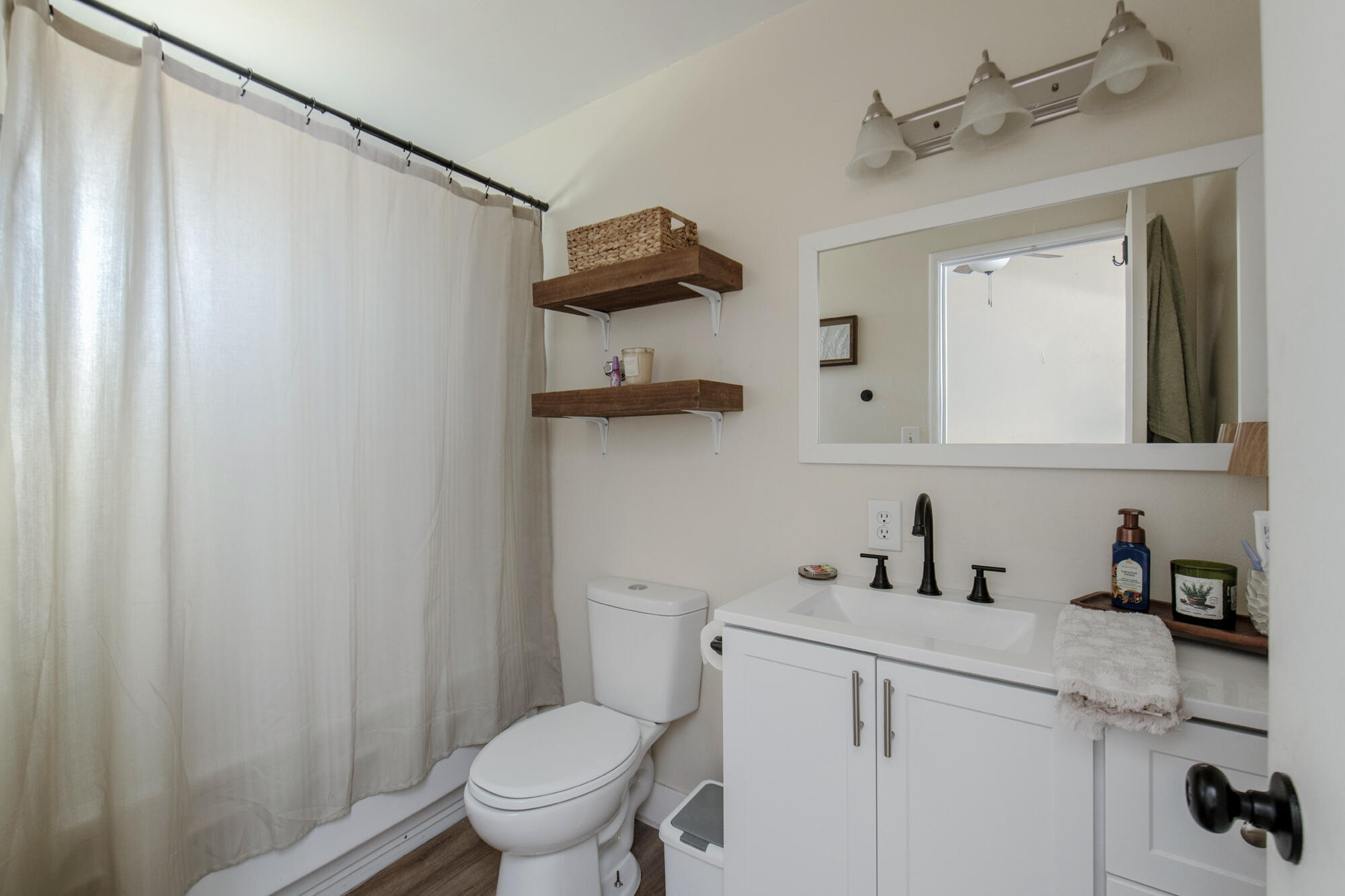 332 W Spring Ln, Lemoore, CA 93245