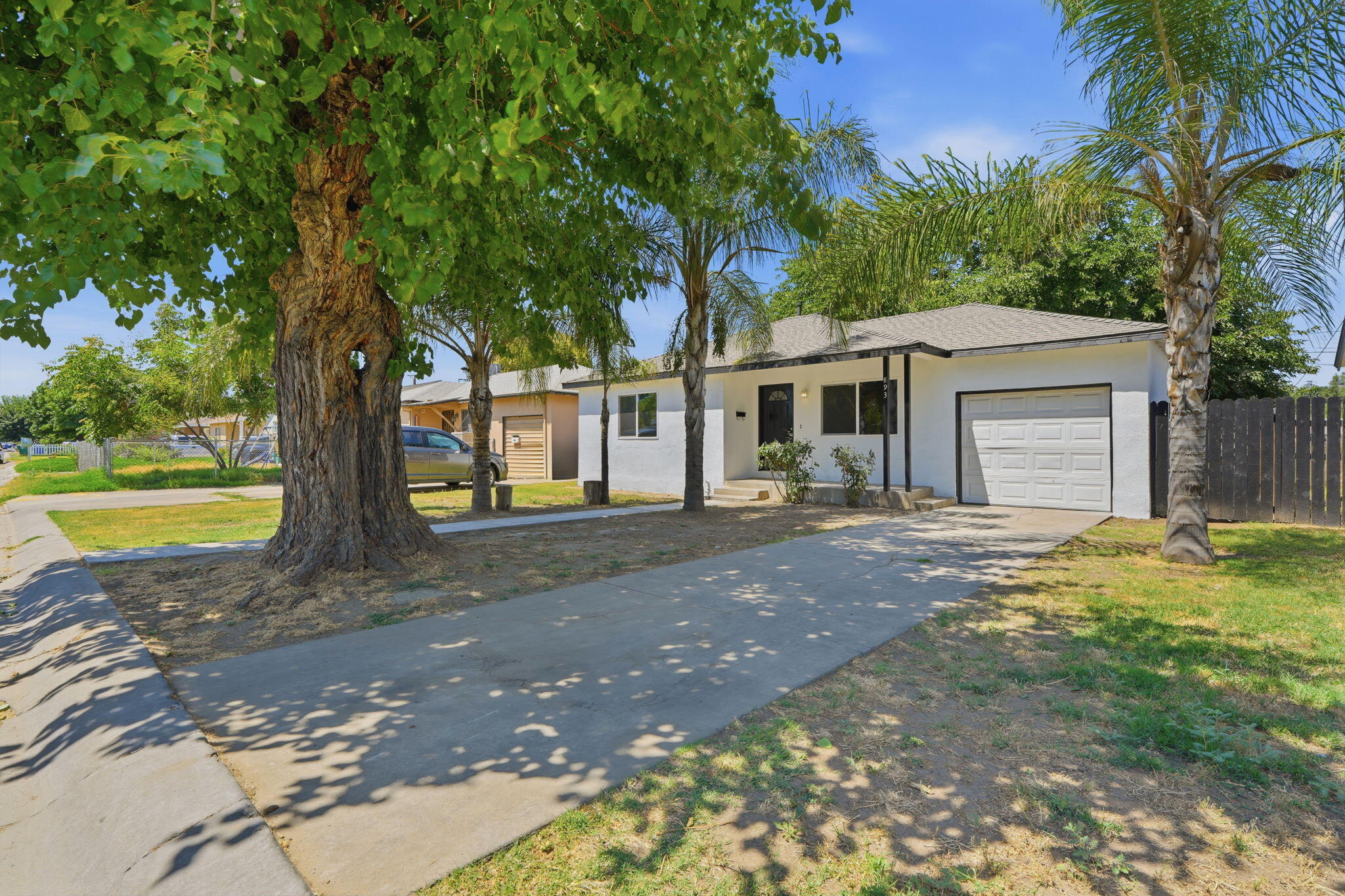 893 N 2nd St, Porterville, CA 93257