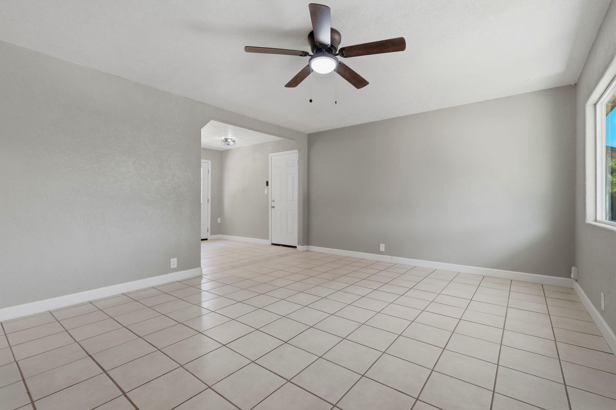 893 N 2nd St, Porterville, CA 93257