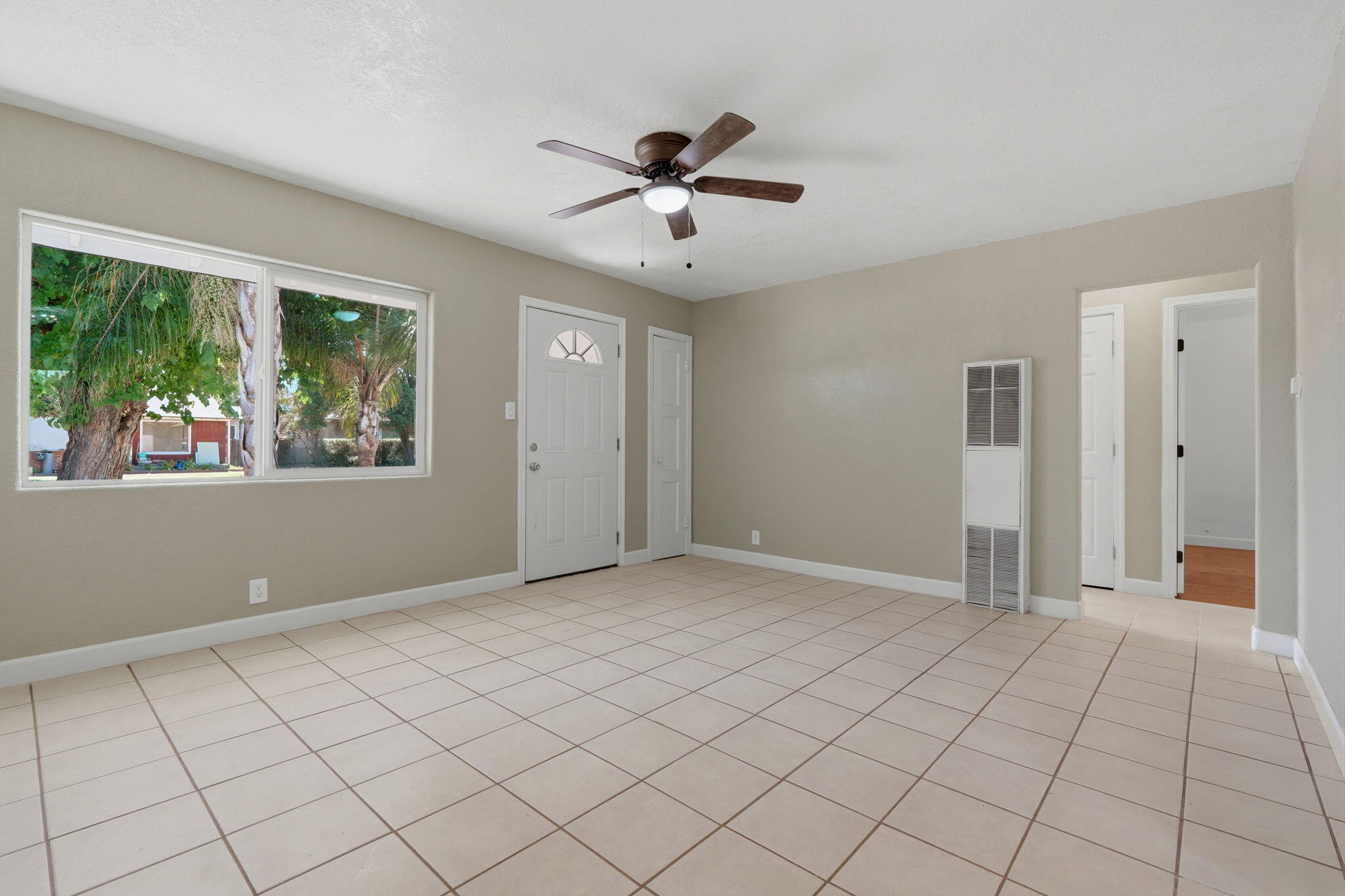 893 N 2nd St, Porterville, CA 93257