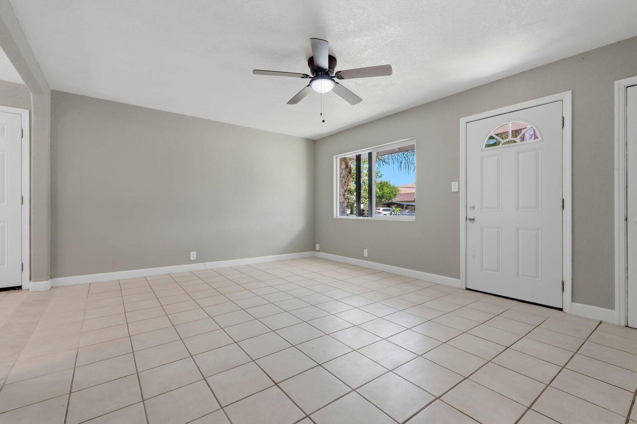 893 N 2nd St, Porterville, CA 93257