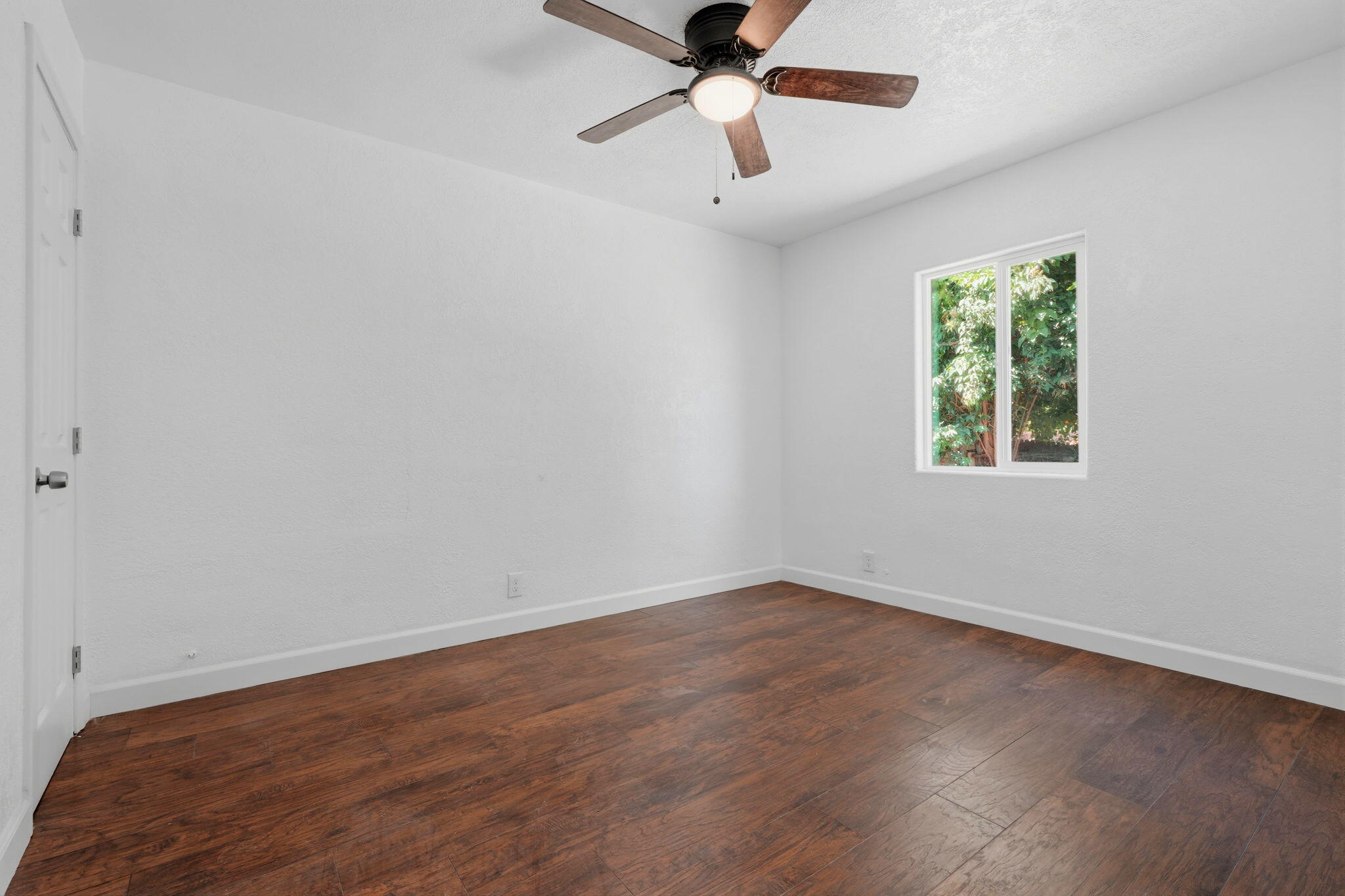 893 N 2nd St, Porterville, CA 93257