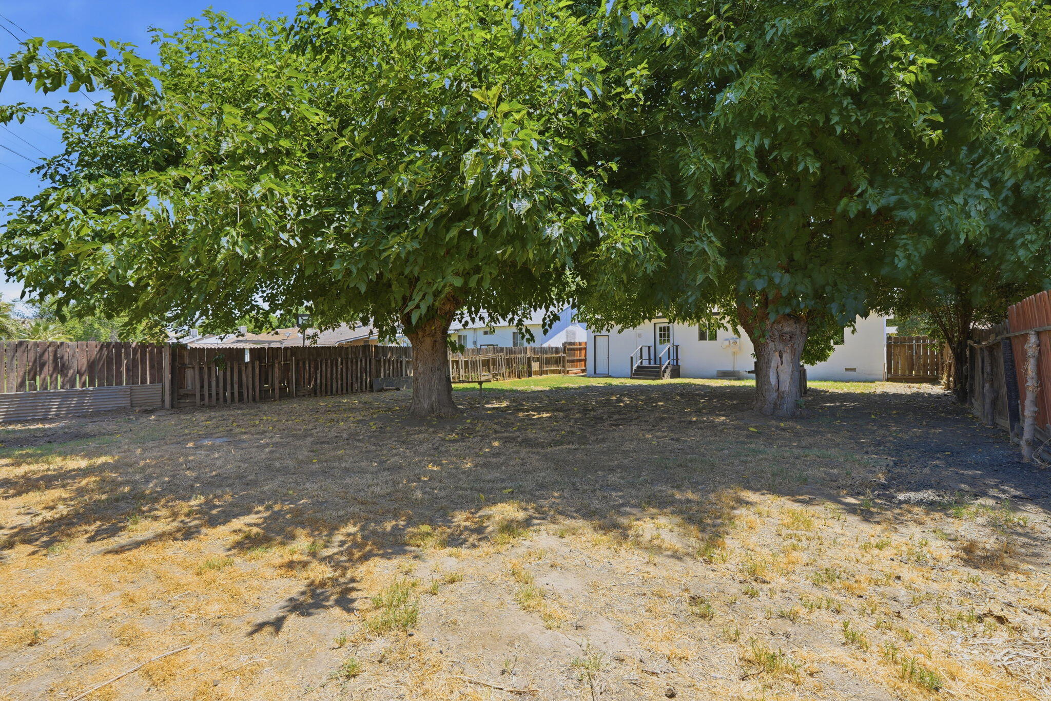 893 N 2nd St, Porterville, CA 93257