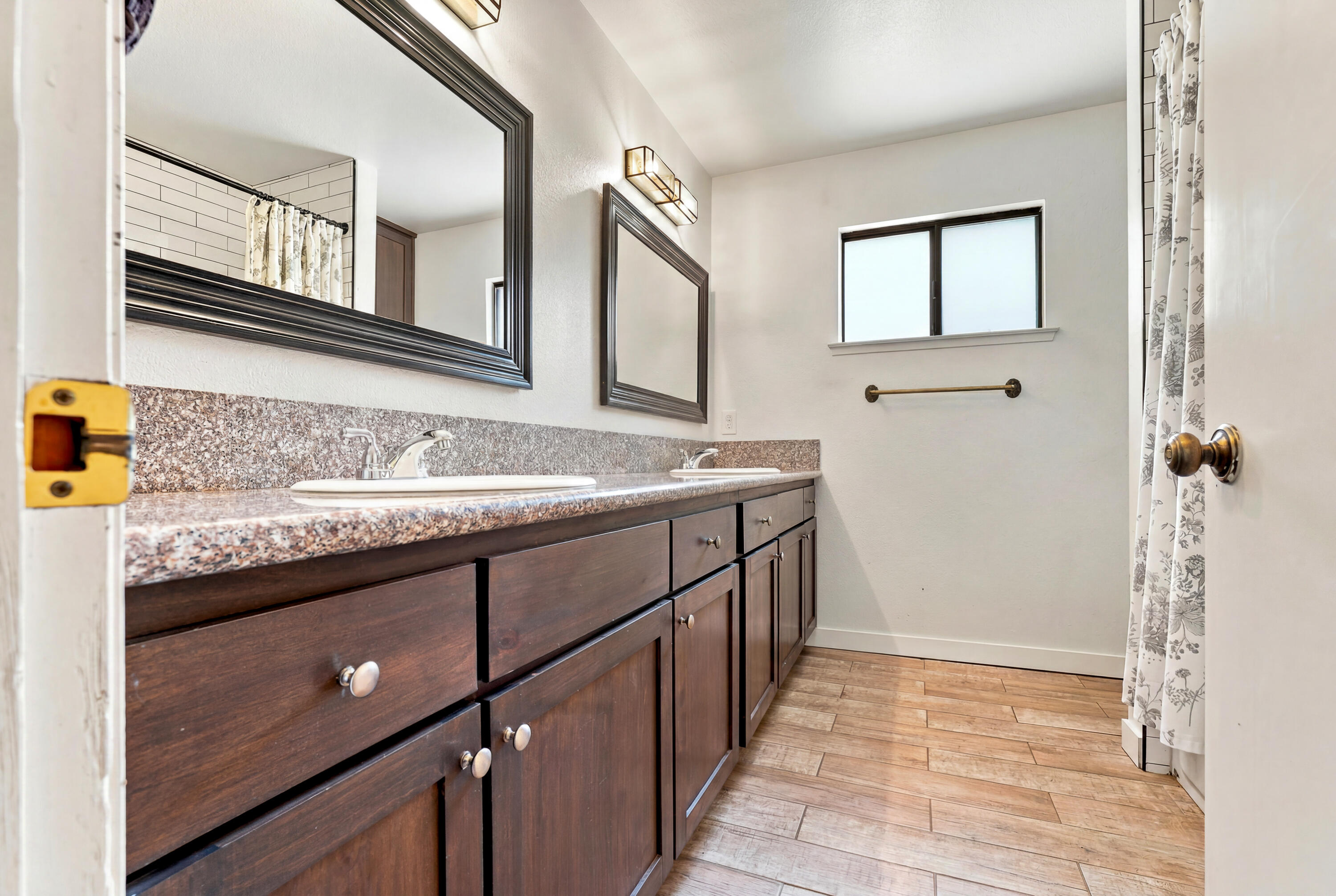 522 N Murry St, Porterville, CA 93257