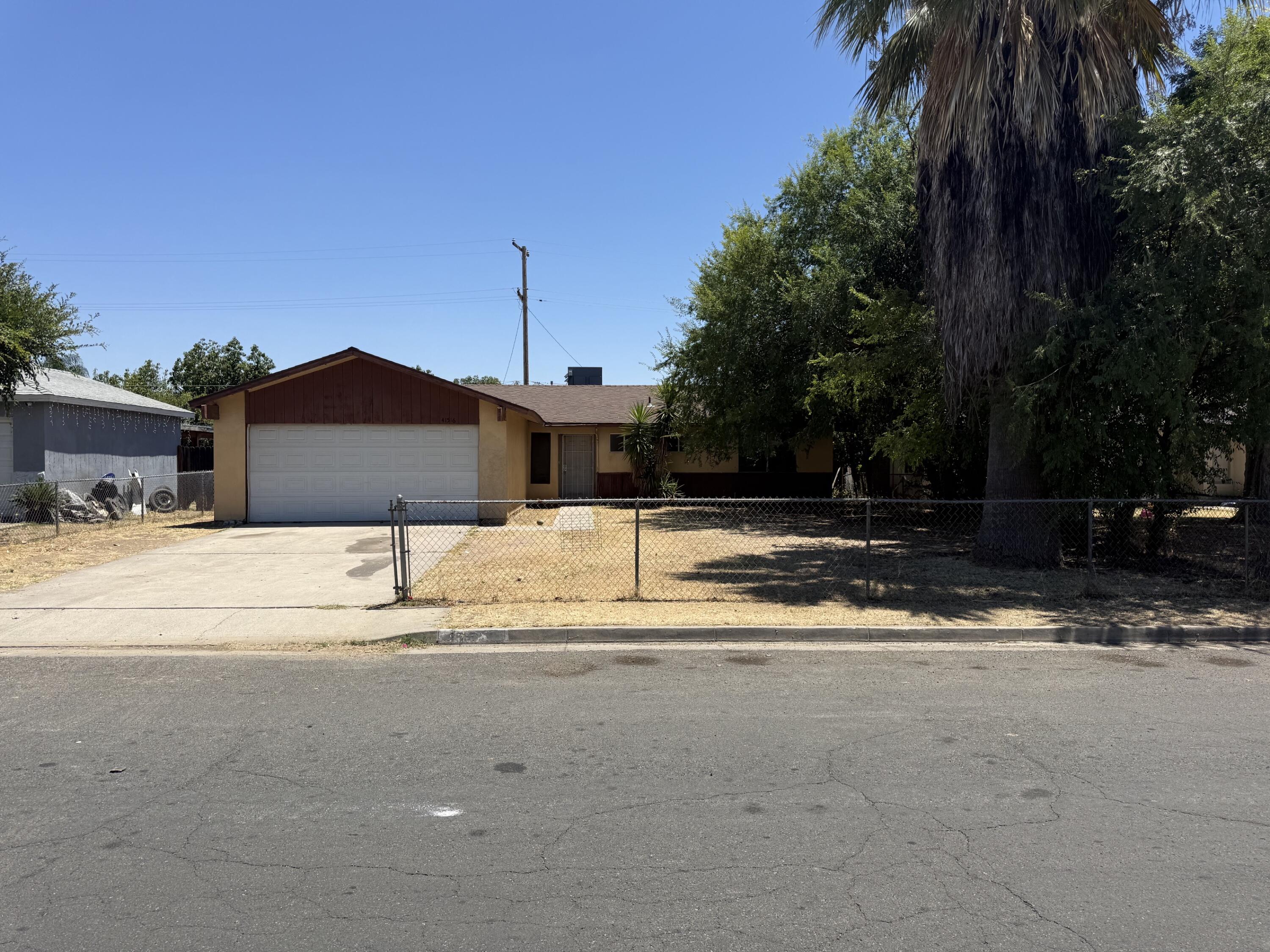 41516 Elrod Rd, Orosi, CA 93647