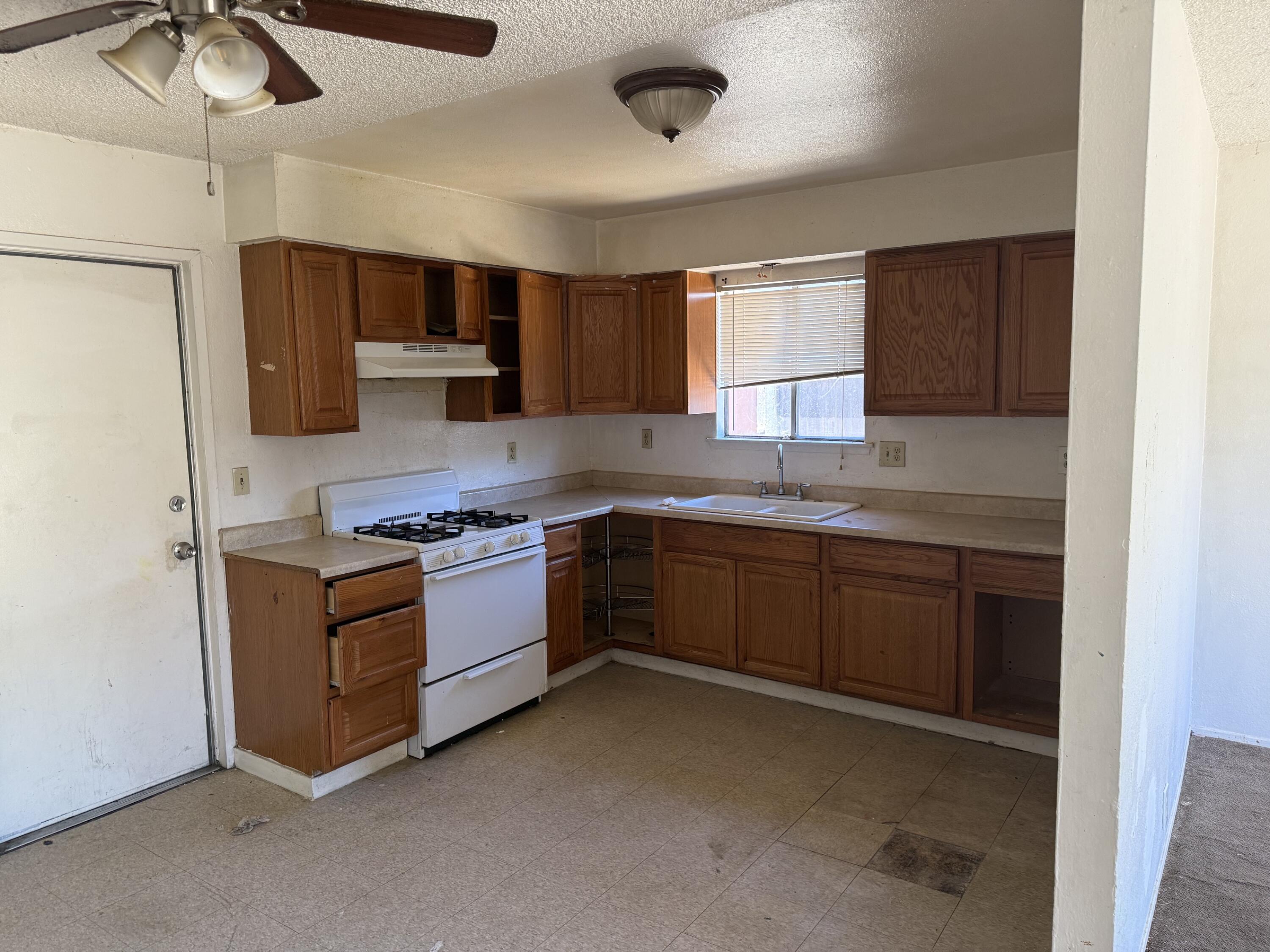 41516 Elrod Rd, Orosi, CA 93647