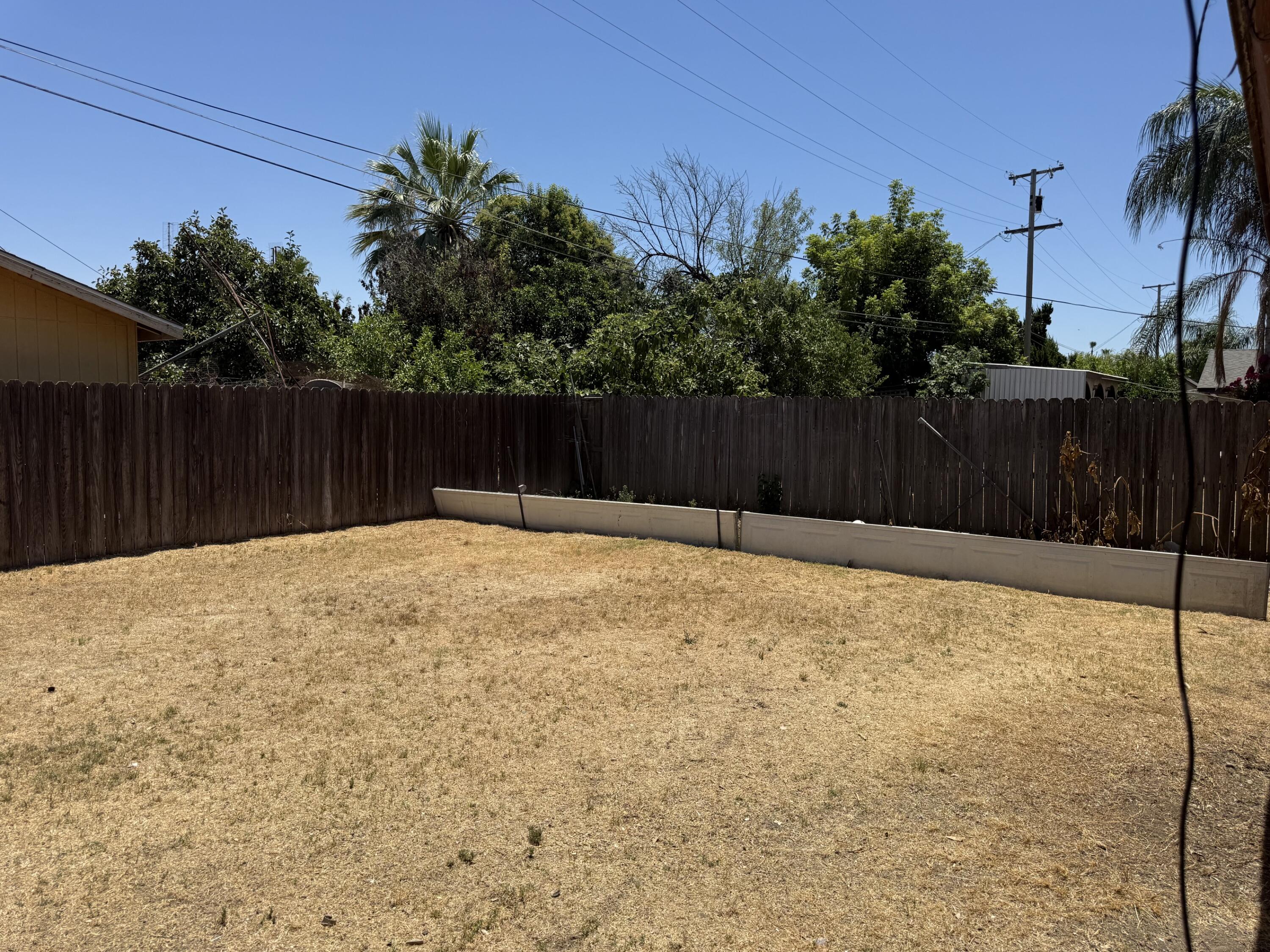 41516 Elrod Rd, Orosi, CA 93647
