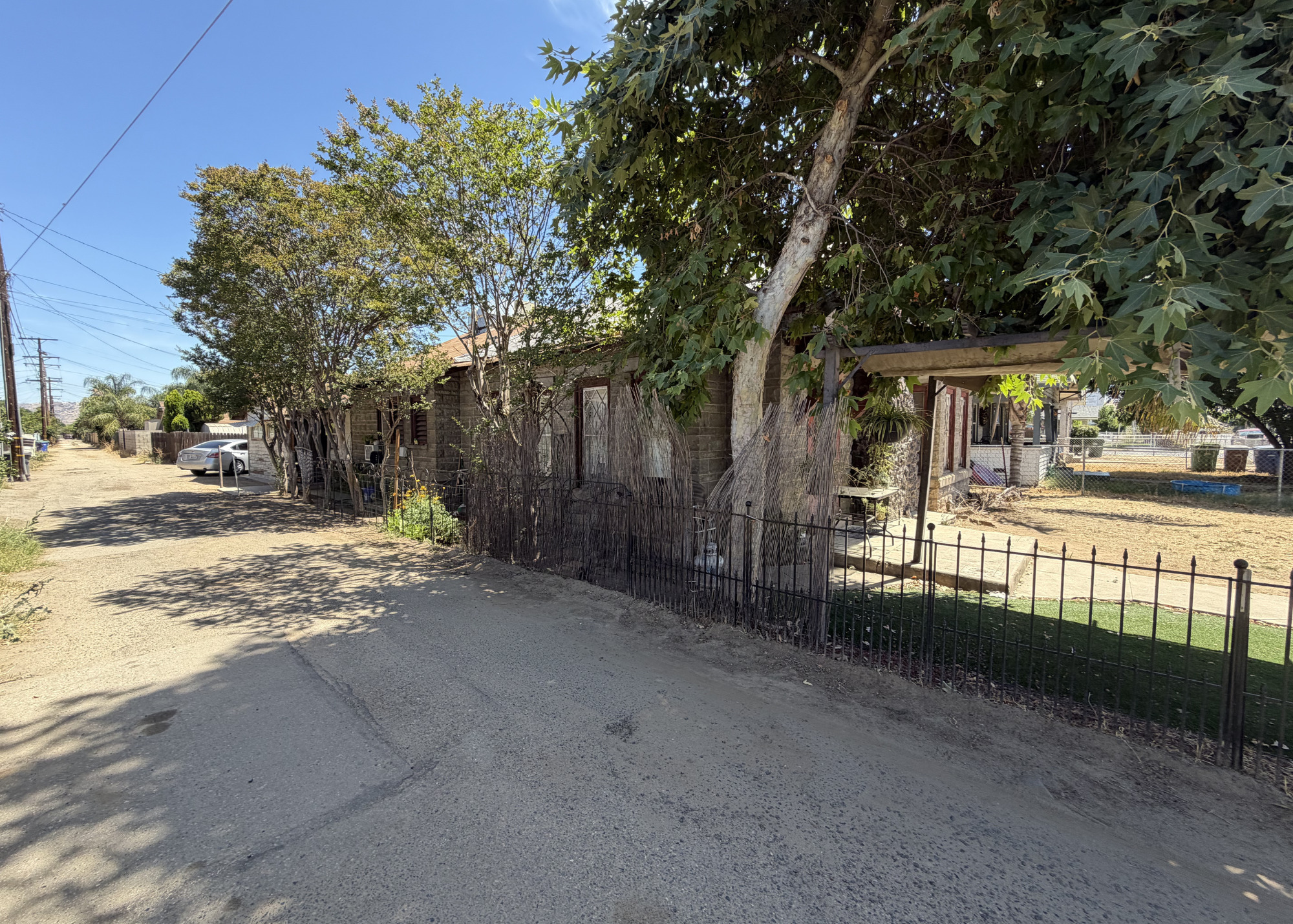 545 E Hermosa St, Lindsay, CA 93247