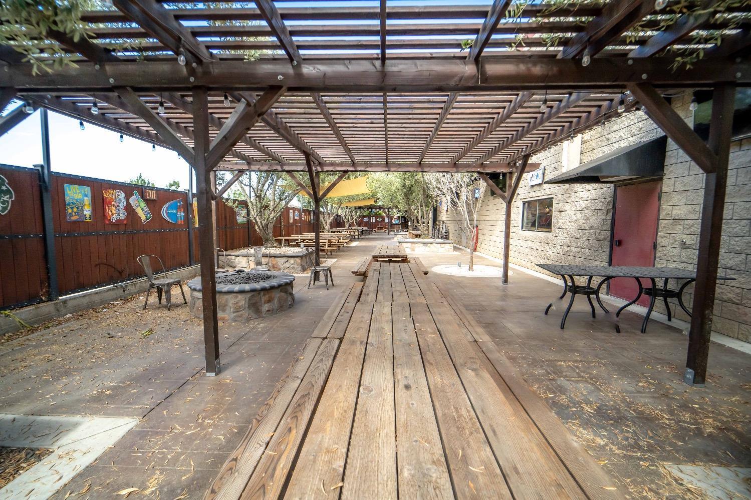 3360 S Fairway St, Visalia, CA 93277