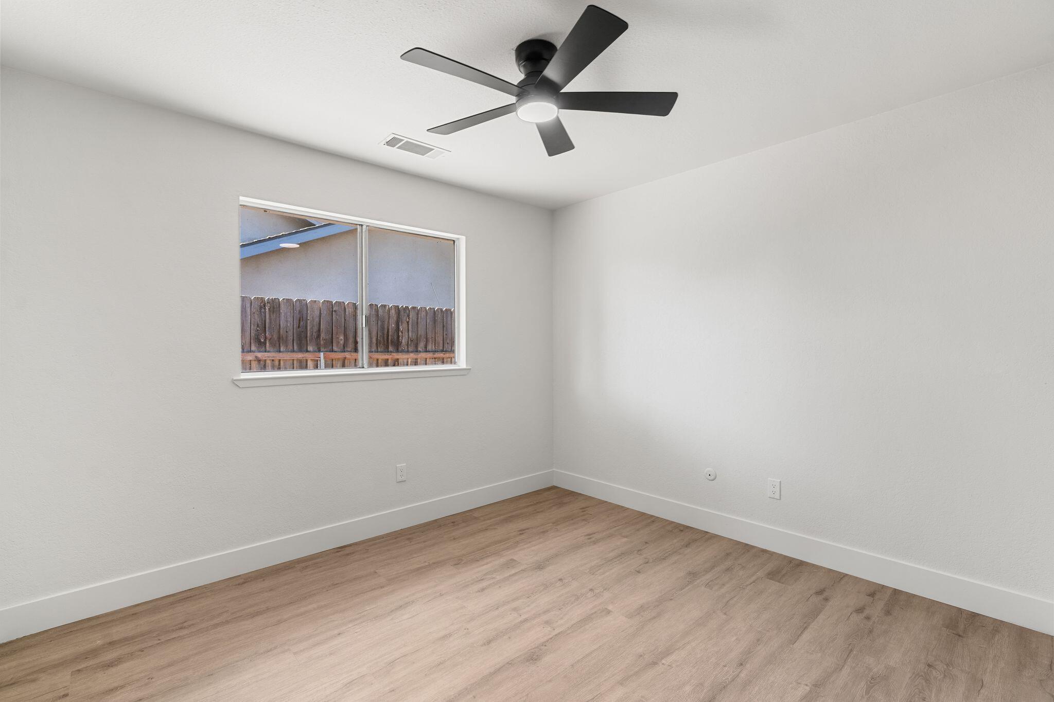 2500 N Charter Oak Ct, Visalia, CA 93292