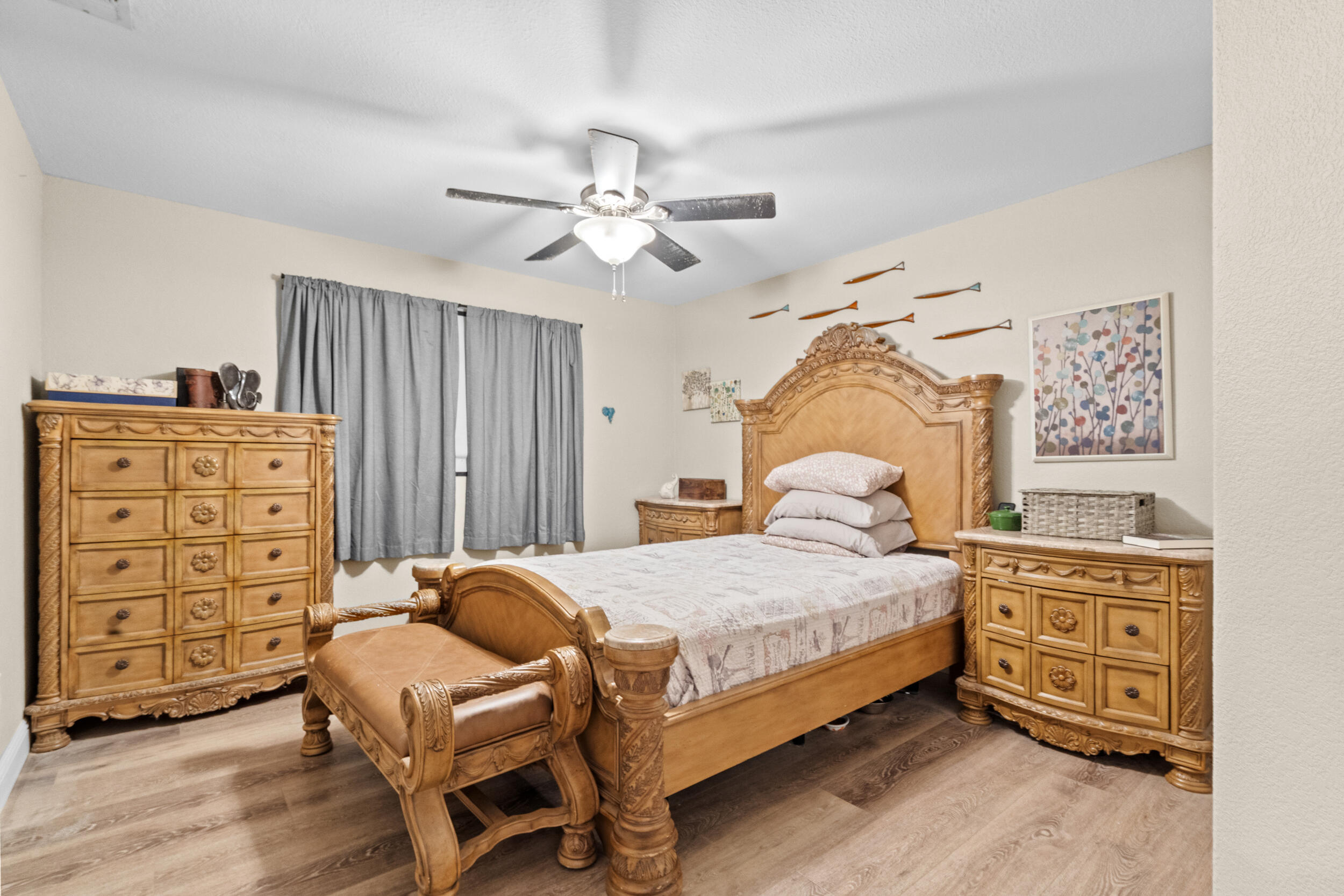 1096 N Beverly St, Porterville, CA 93257