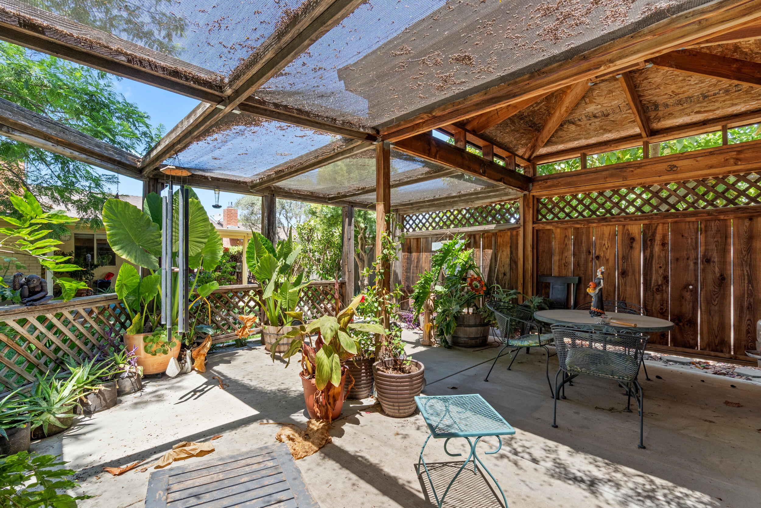 1096 N Beverly St, Porterville, CA 93257