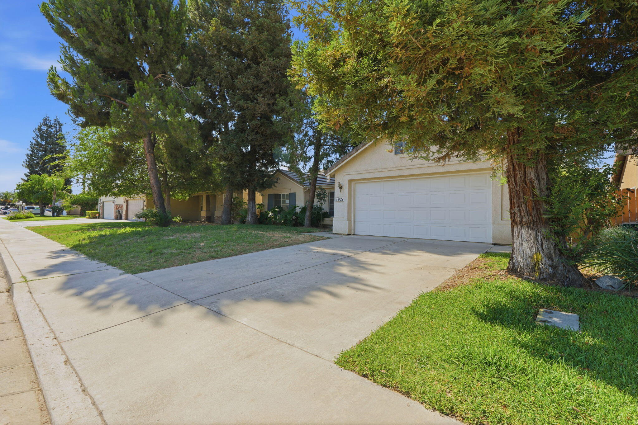 1927 W Monache Ave, Porterville, CA 93257