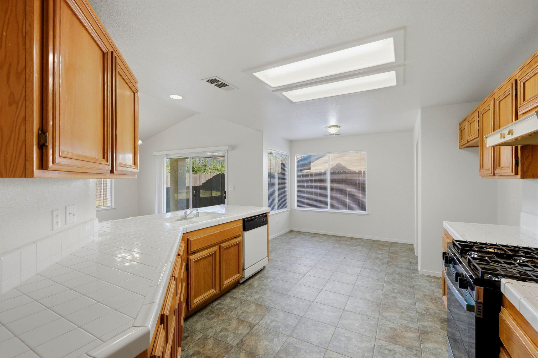 1927 W Monache Ave, Porterville, CA 93257